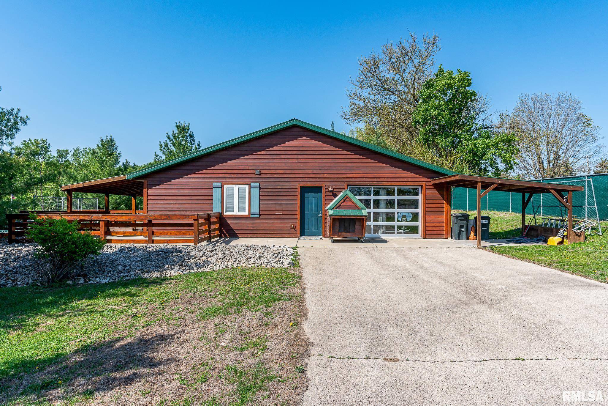 Savanna, IL 61074,1012 Viaduct RD