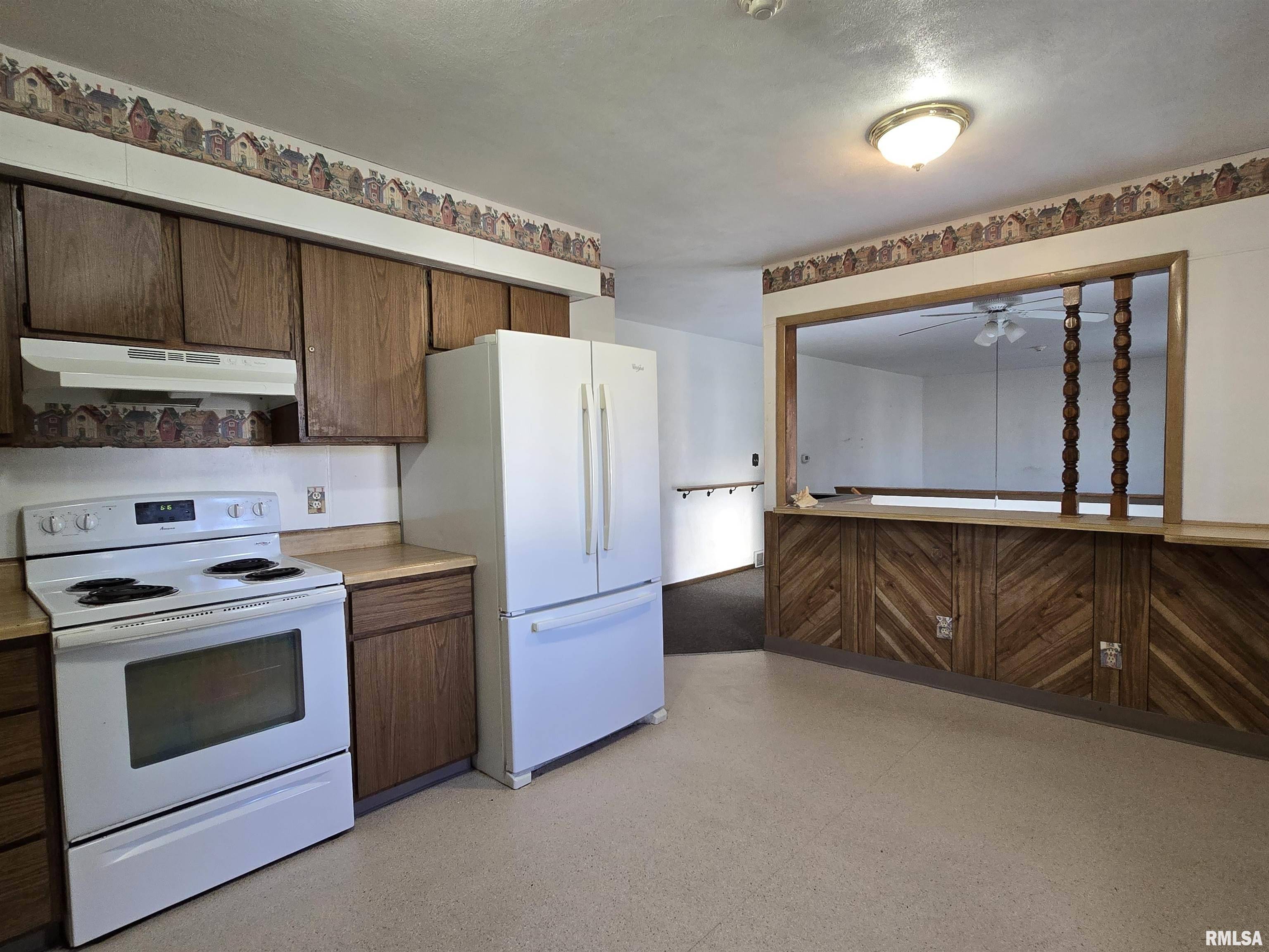 De Witt, IA 52742,313 13TH Avenue A
