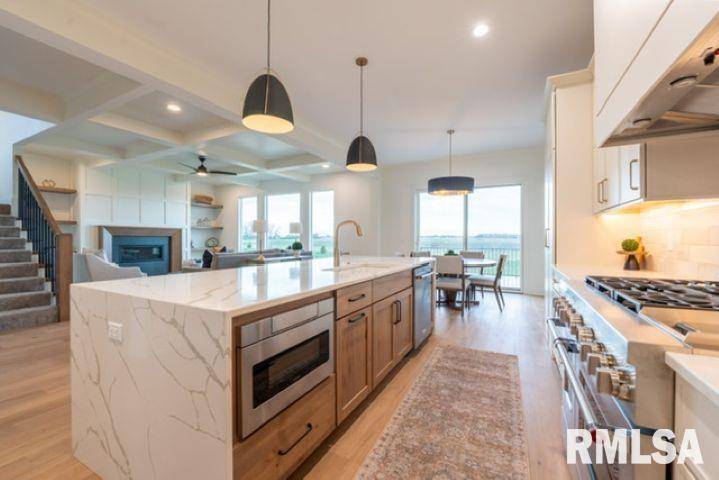Bettendorf, IA 52722,6830 WILDERNESS Pointe