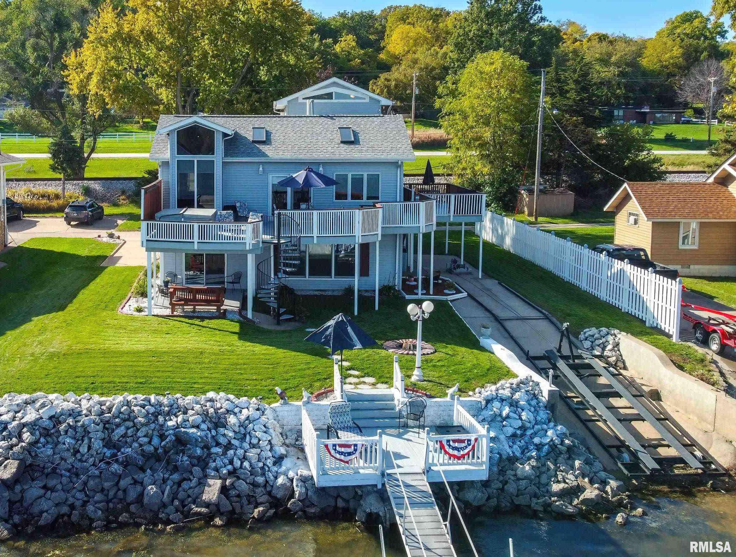 Le Claire, IA 52753,22867 GREAT RIVER RD