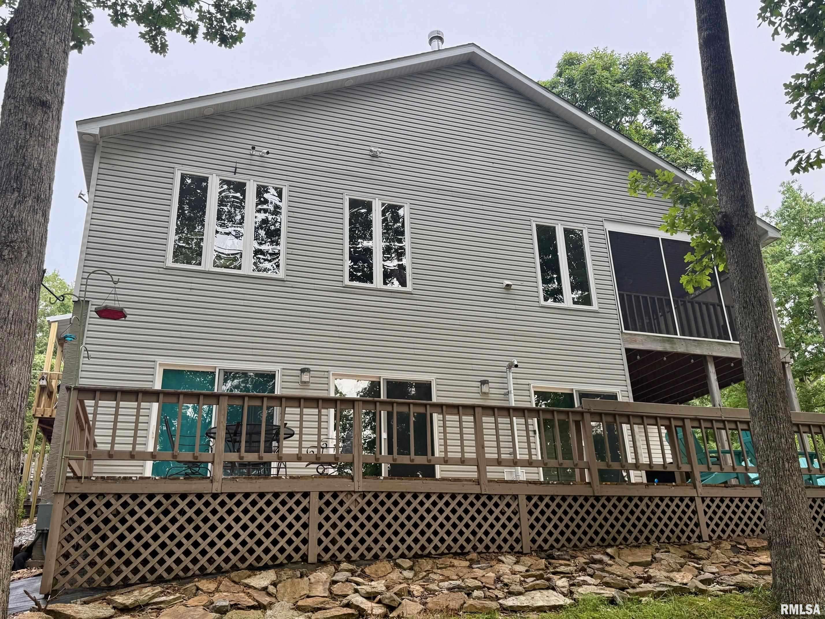Goreville, IL 62939,605 LAKESHORE Drive South