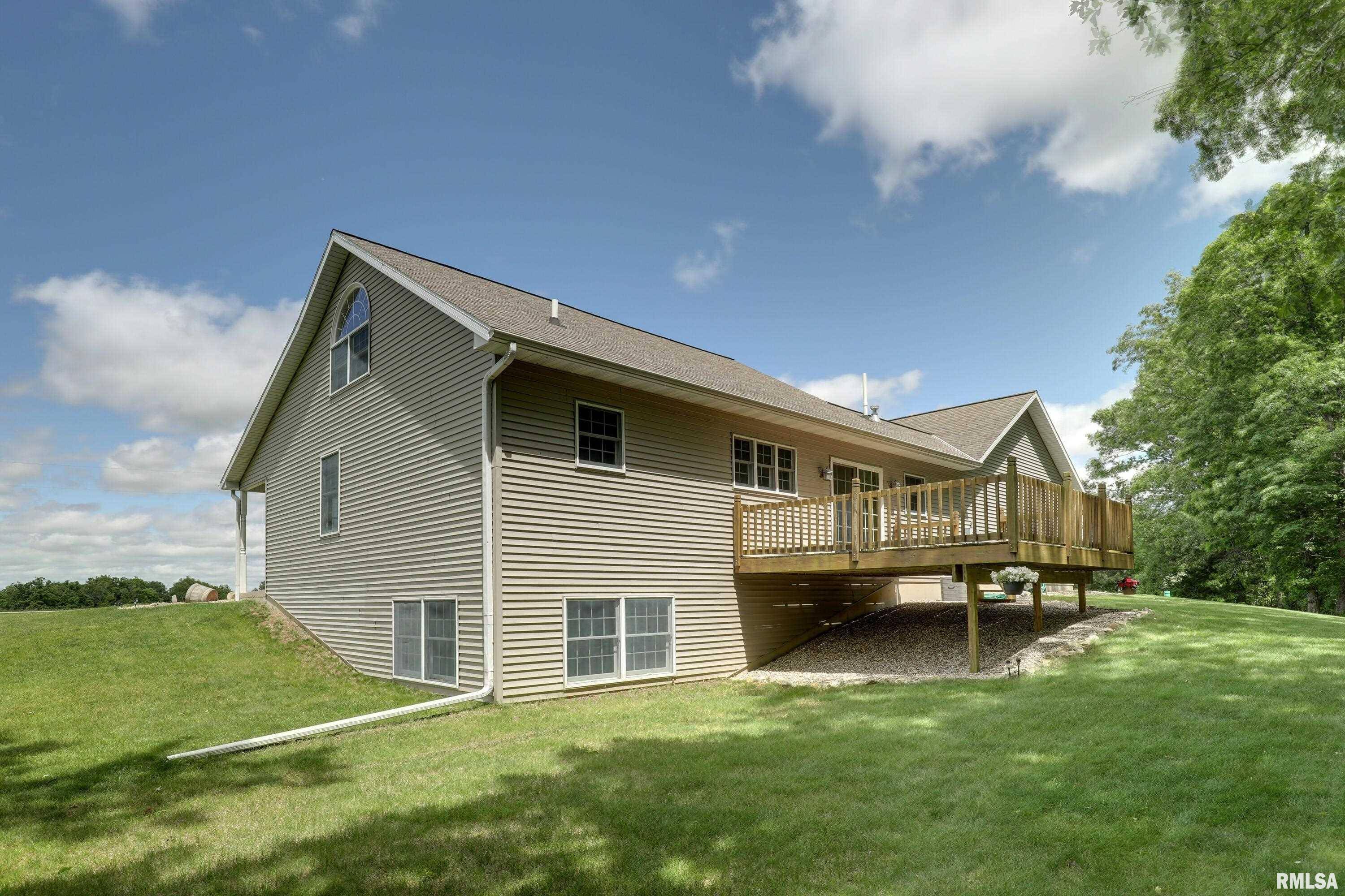 Camp Point, IL 62320,2212 N 1210th AVE