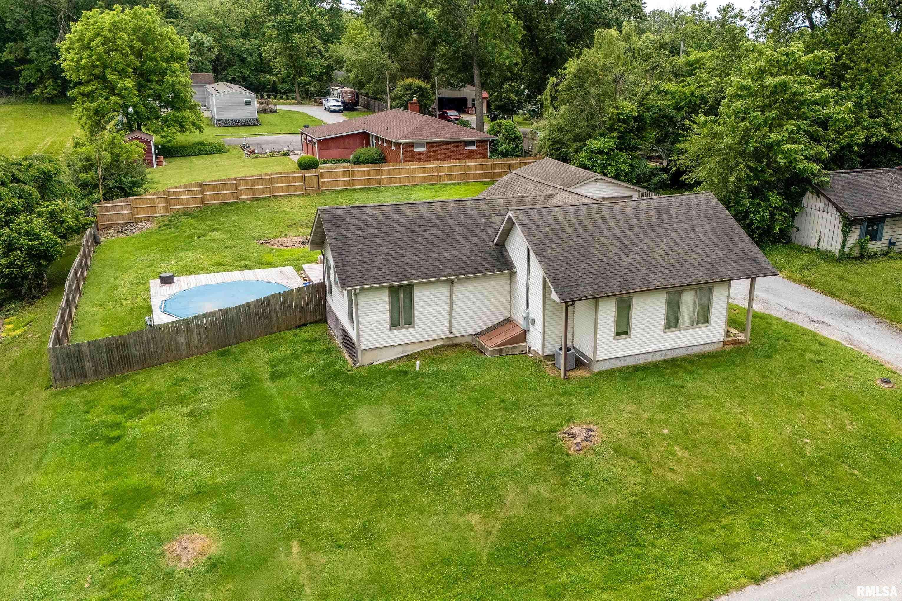 Carterville, IL 62918,611 E GRAND AVE