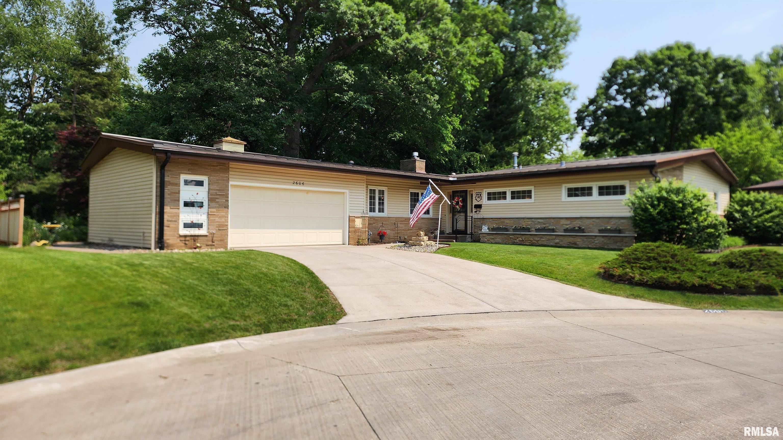 East Moline, IL 61244,2606 4TH Street Court