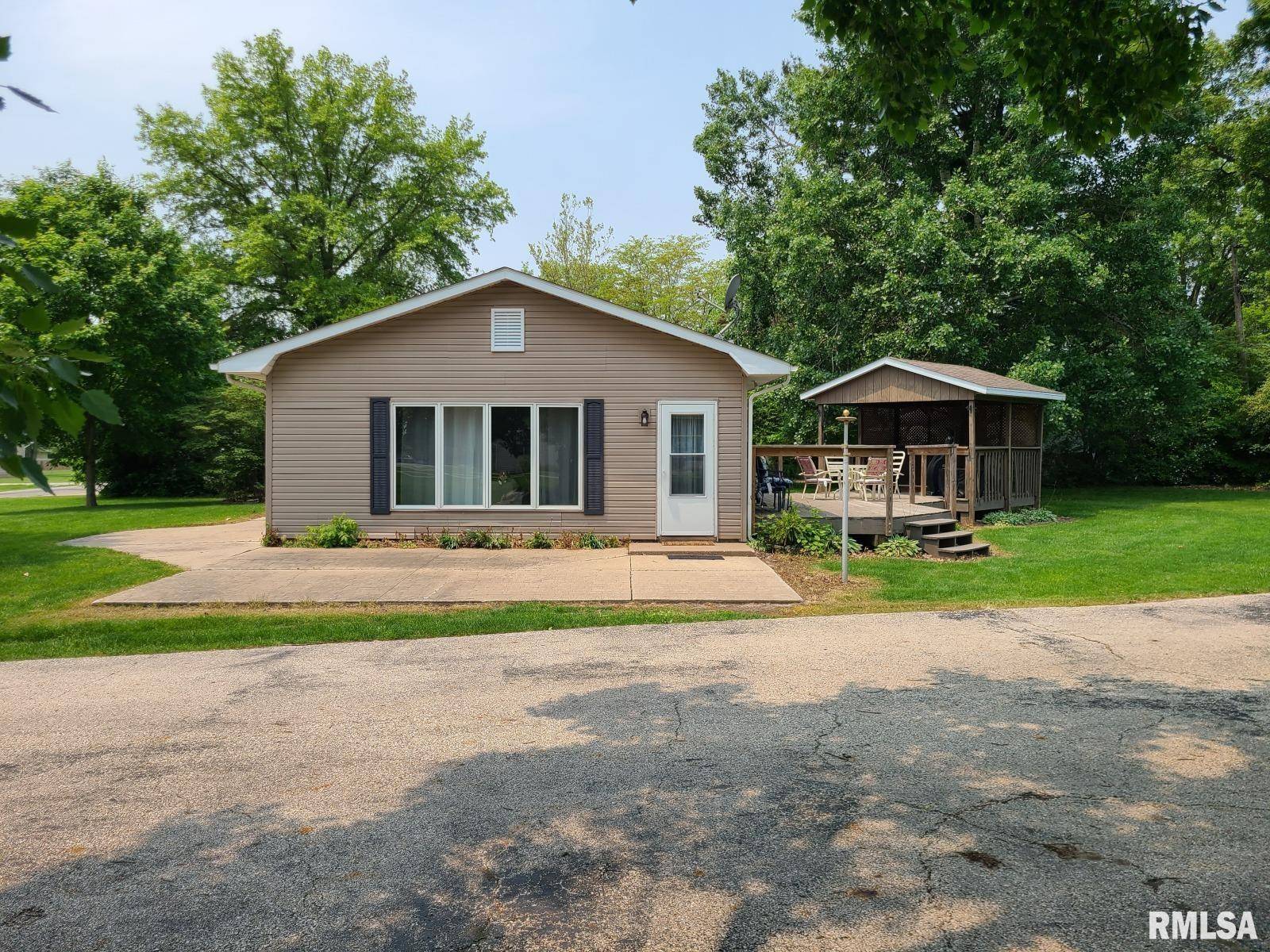 Matherville, IL 61263,202 5TH ST