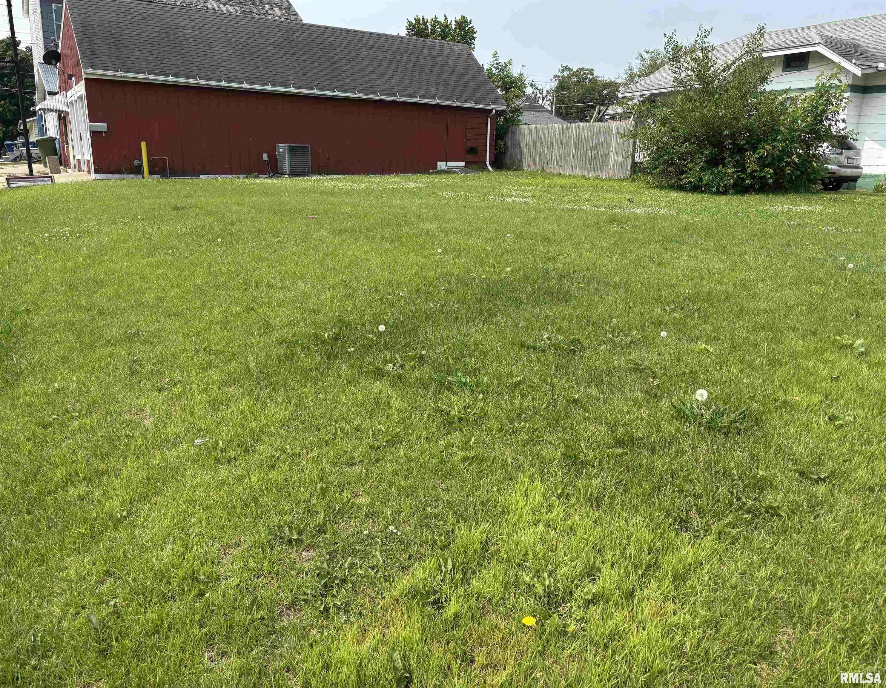 Clinton, IA 52732,1106 S 8TH ST
