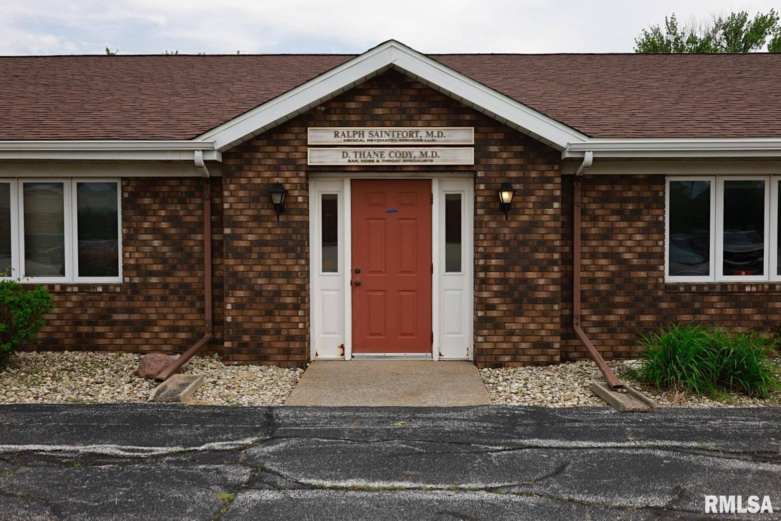 Moline, IL 61265,4350 7TH ST #D