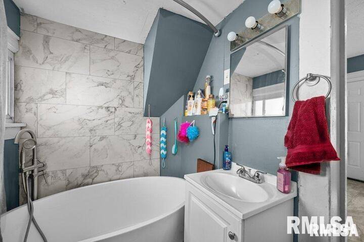 Moline, IL 61265,753 14TH ST