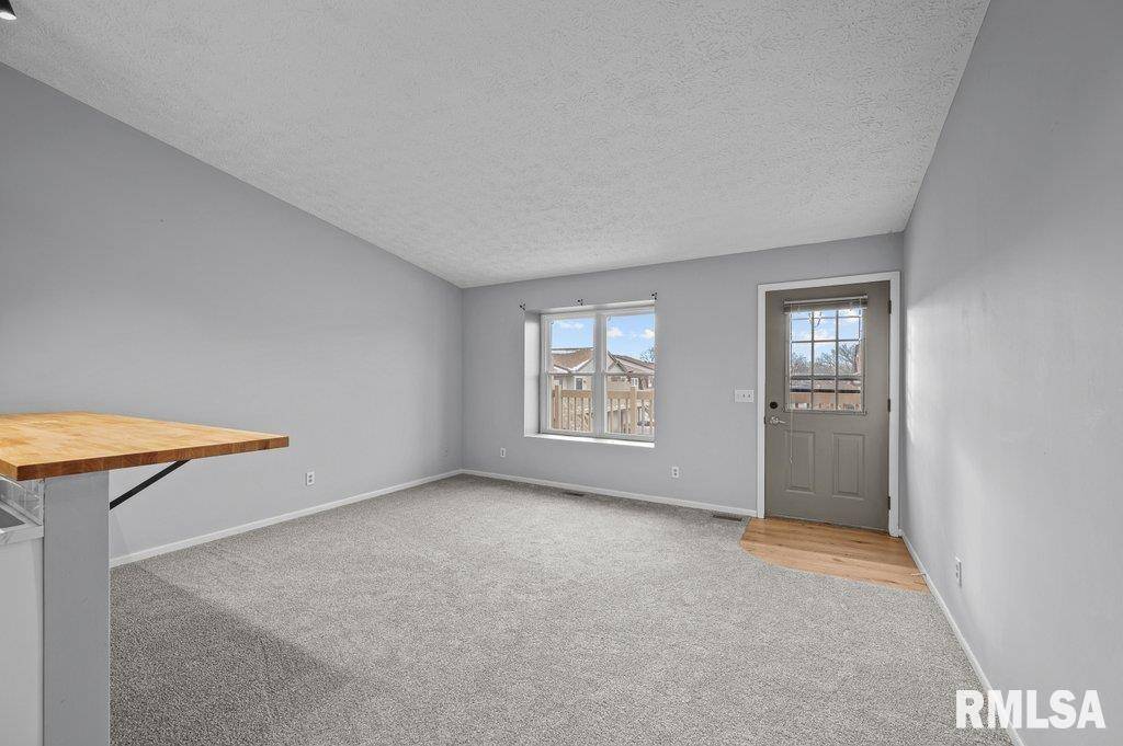 Davenport, IA 52806,4015 LILLIE AVE #106