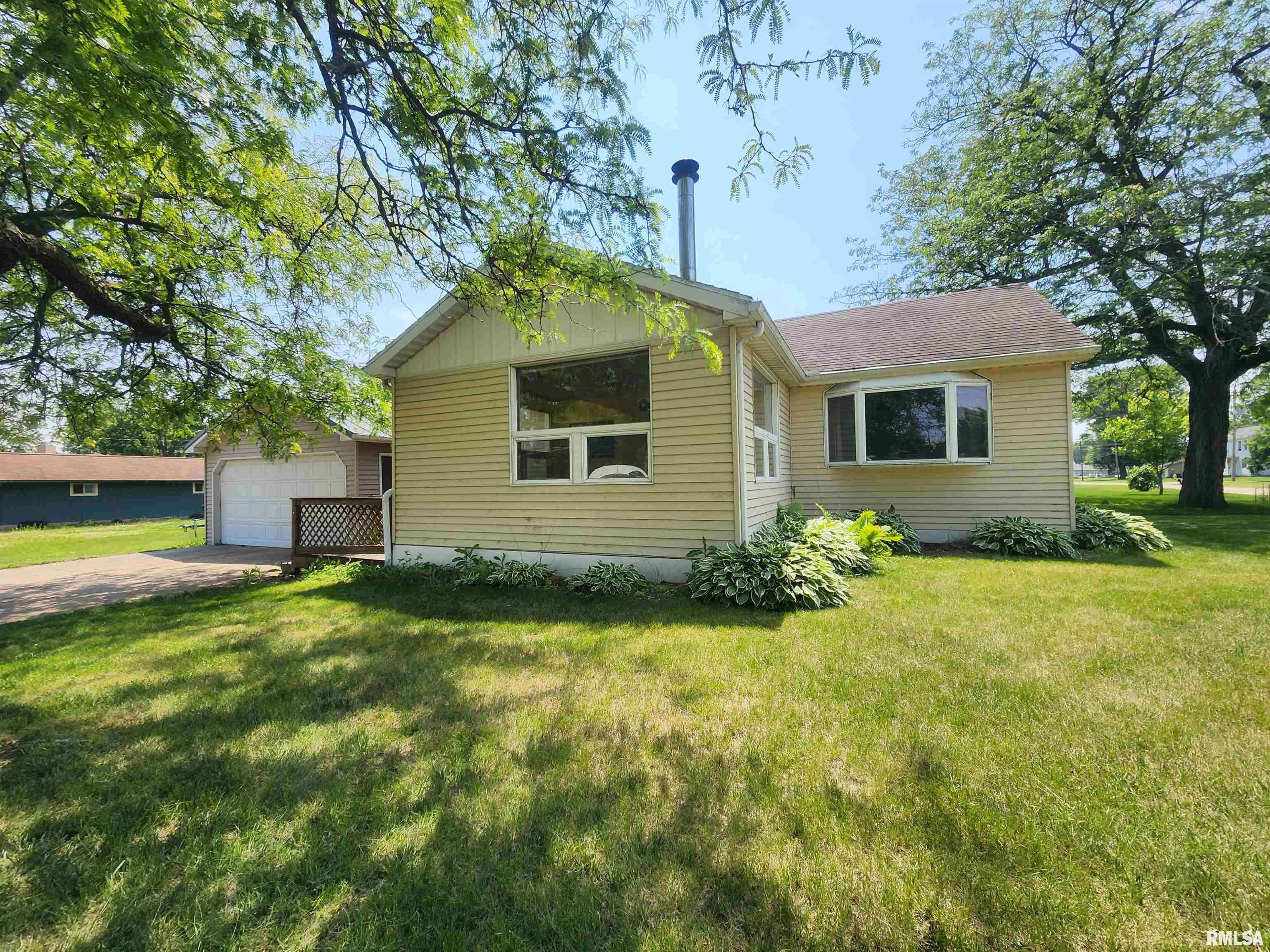 Camanche, IA 52730,119 9TH AVE