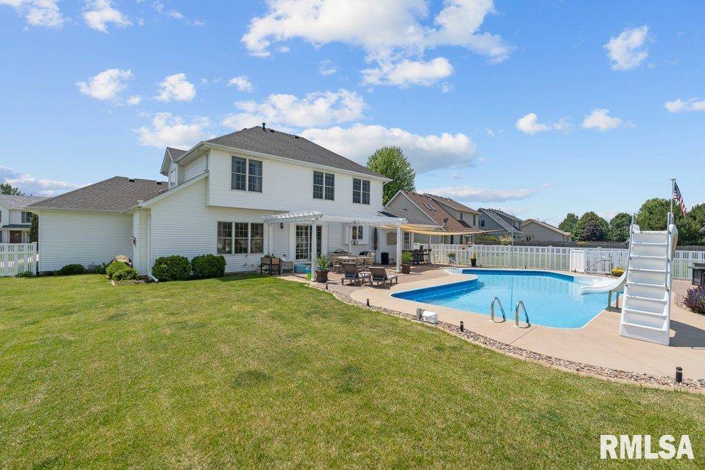 Bettendorf, IA 52722,2086 ASHFORD RD