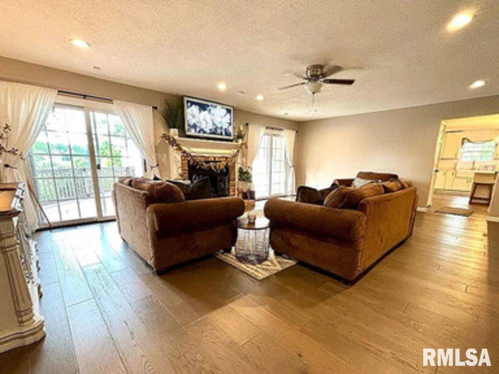 Carterville, IL 62918,504 ARBOR DR