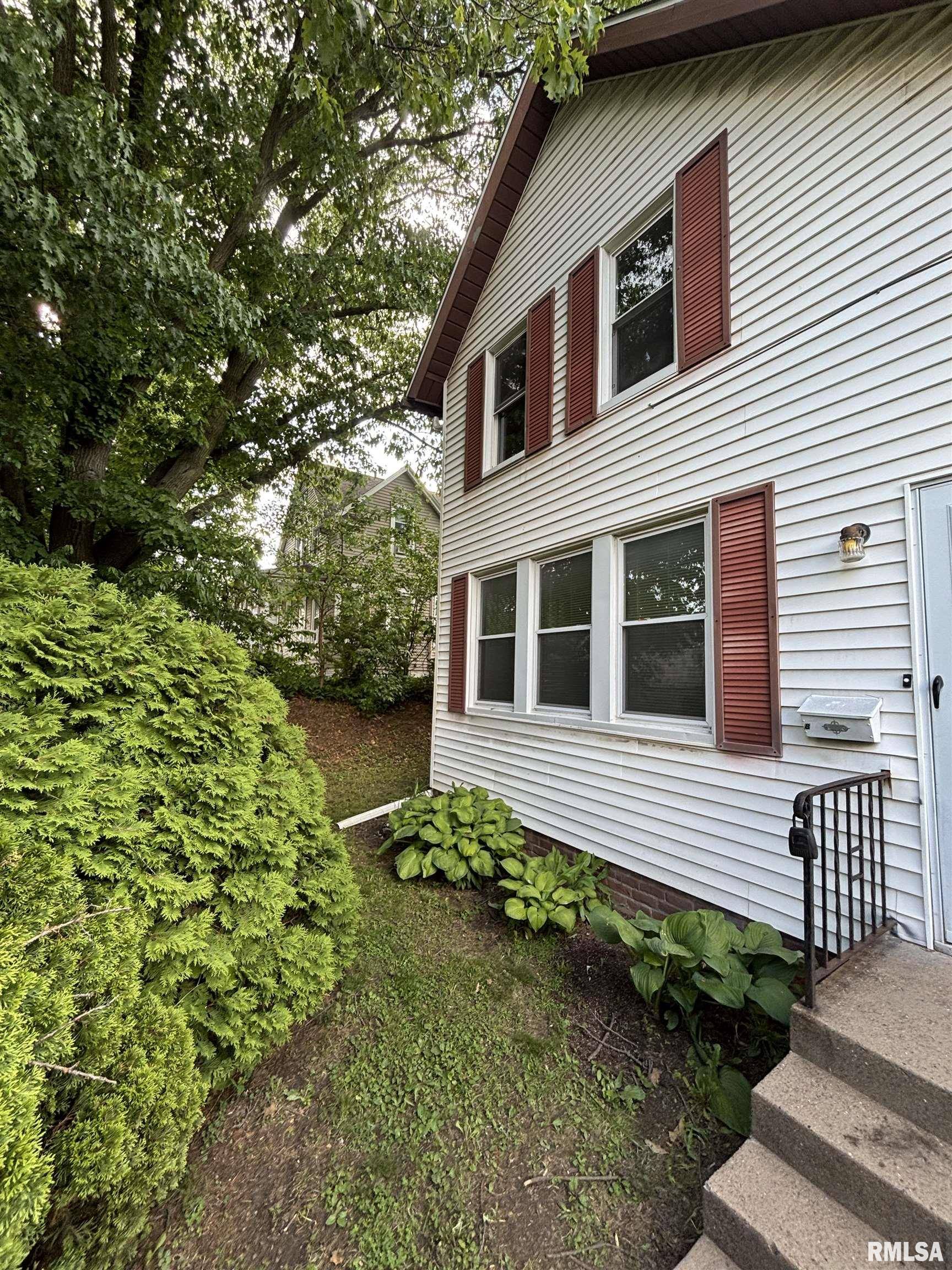 Moline, IL 61265,837 19TH AVE