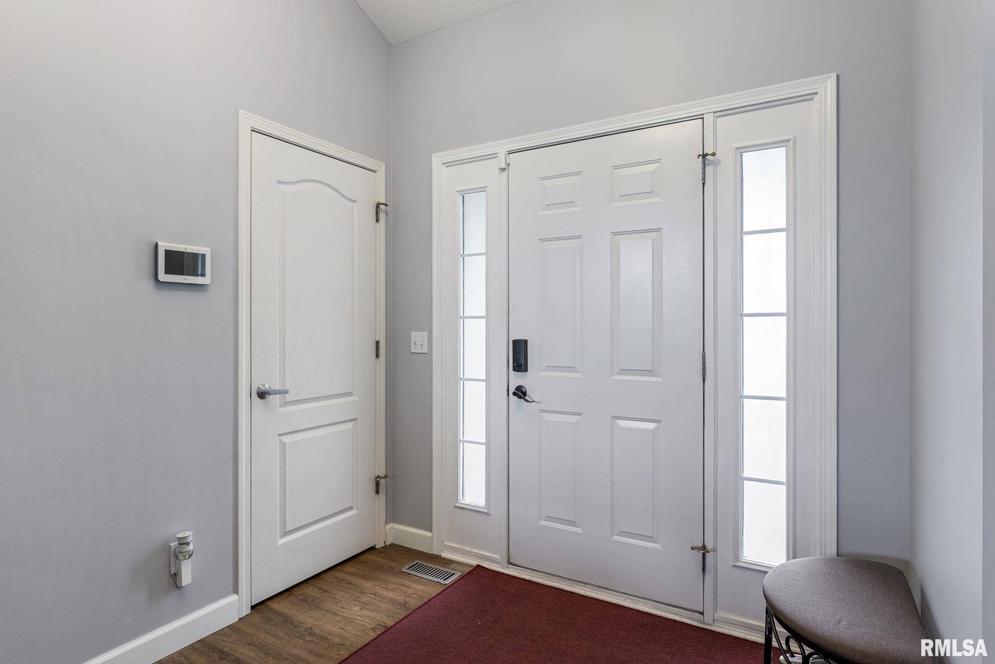 East Moline, IL 61244,4033 4TH Street A