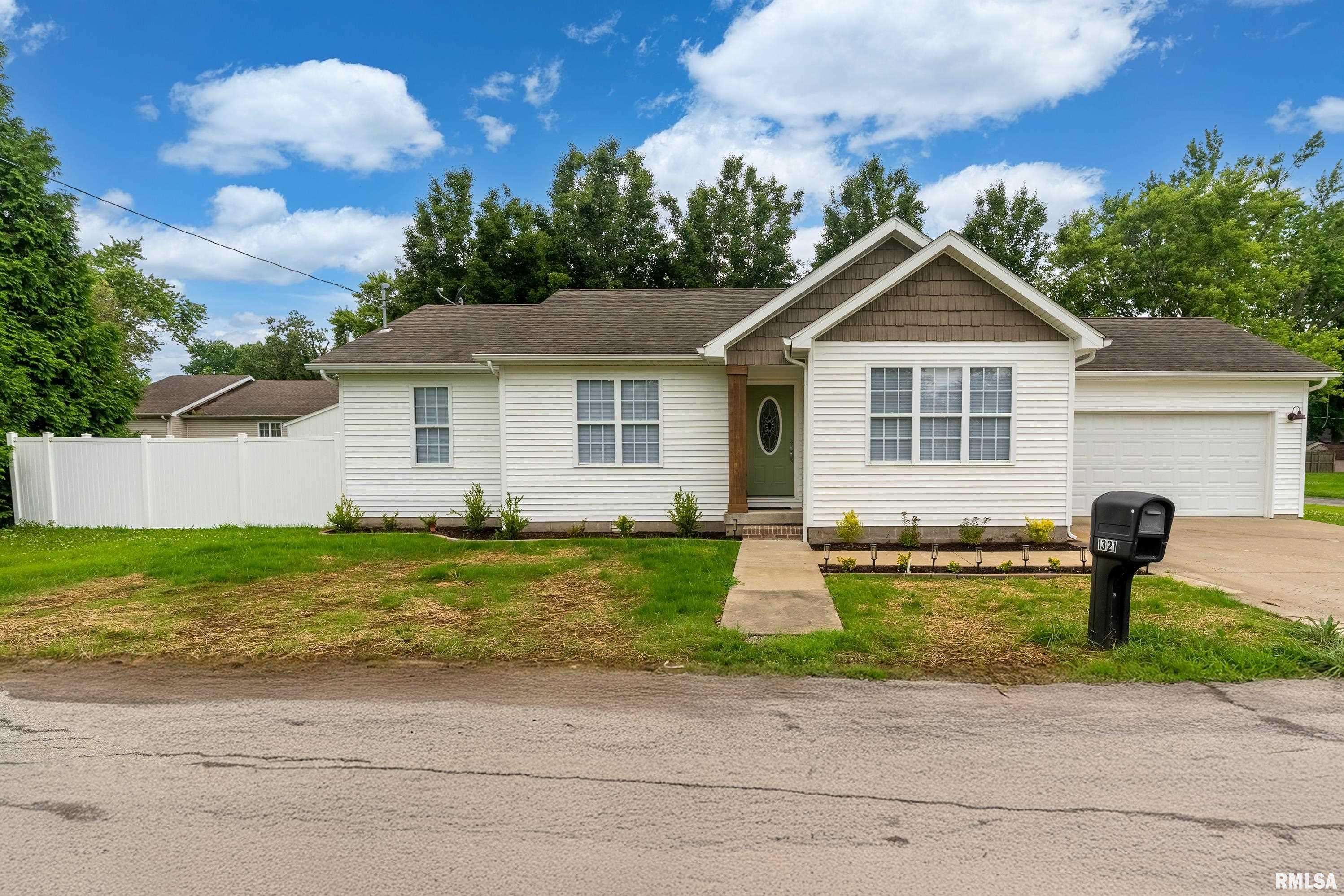 Herrin, IL 62948,1321 N 7TH ST