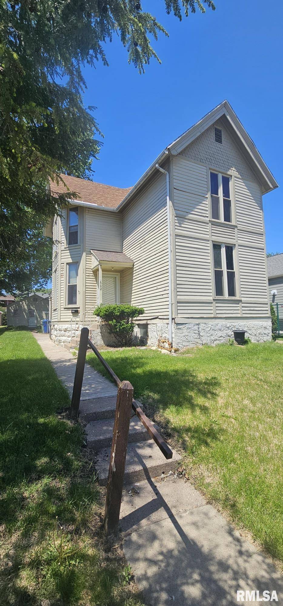 Clinton, IA 52732,602 KENILWORTH CT