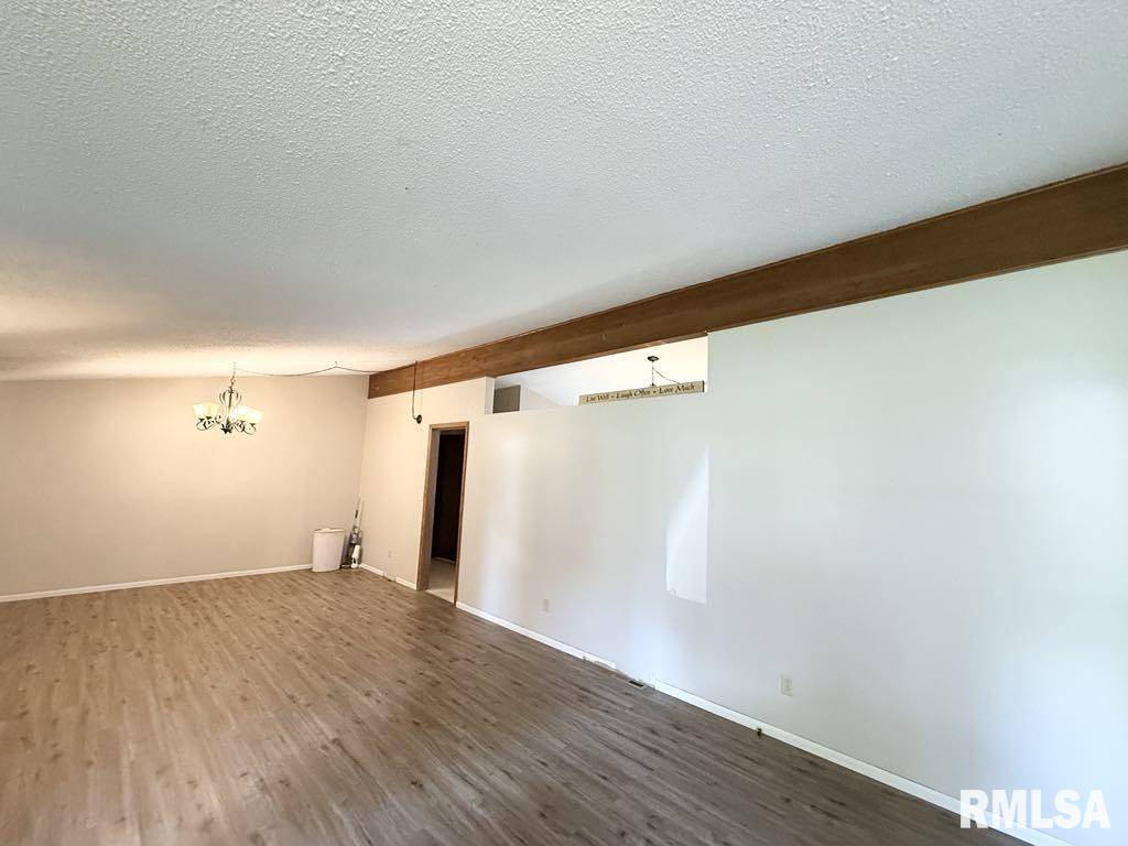 Herrin, IL 62948,825 MELODY LN