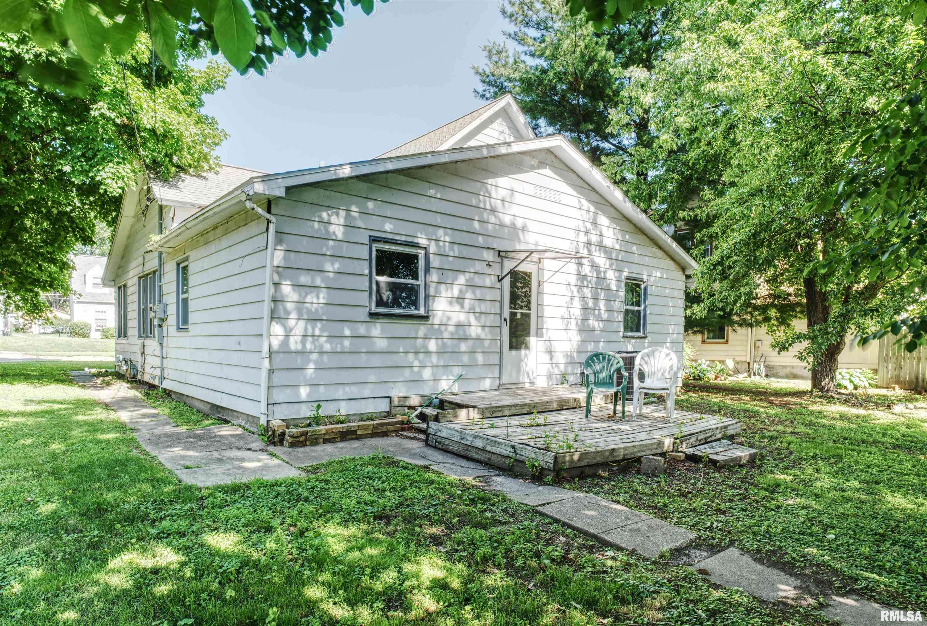 Clinton, IA 52732,1607 PERSHING BLVD