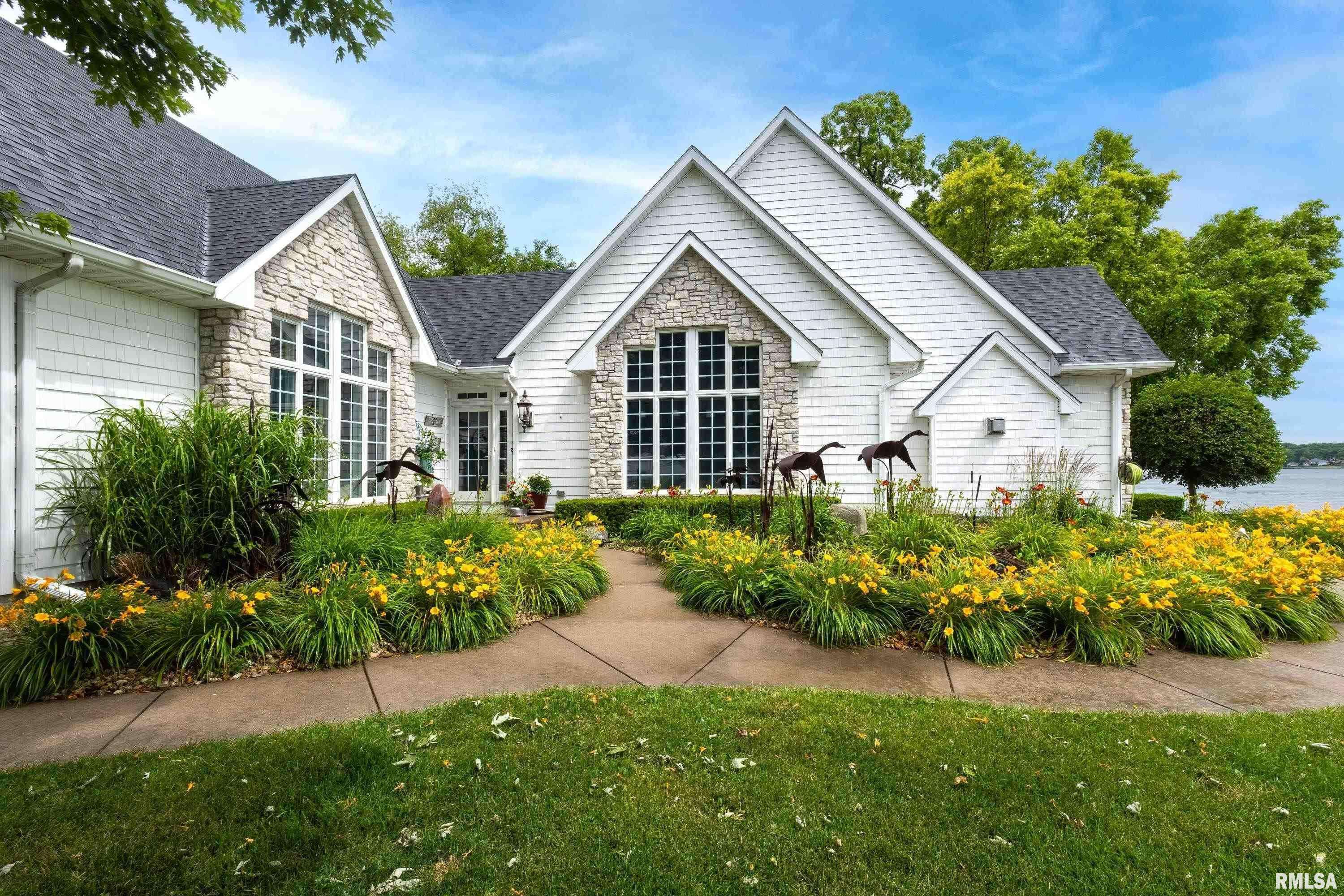 Le Claire, IA 52753,21945 GREAT RIVER RD