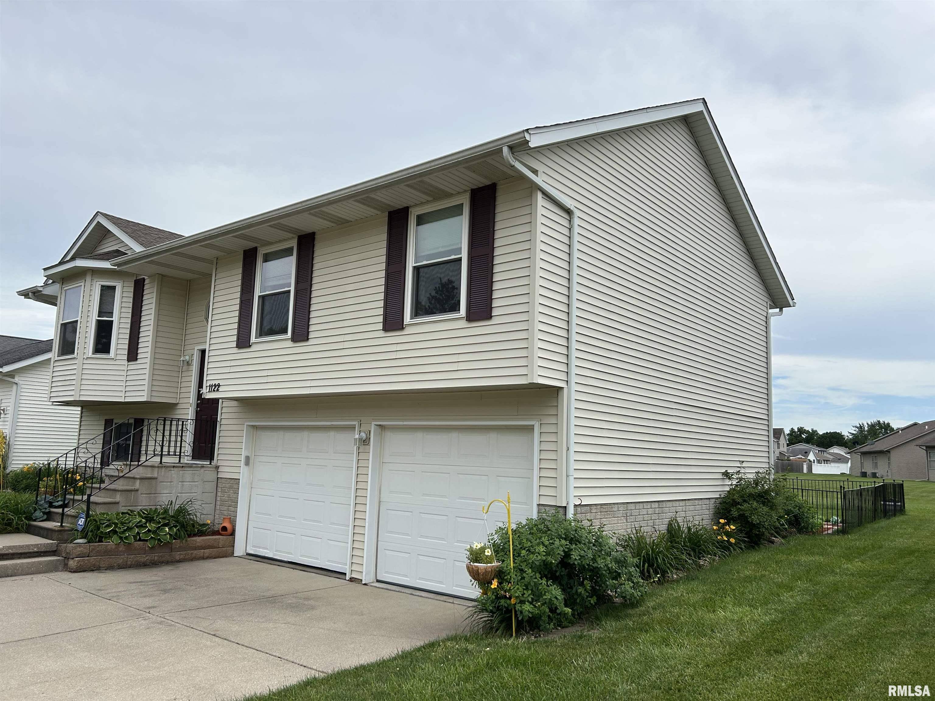 Silvis, IL 61282,1122 17TH AVE