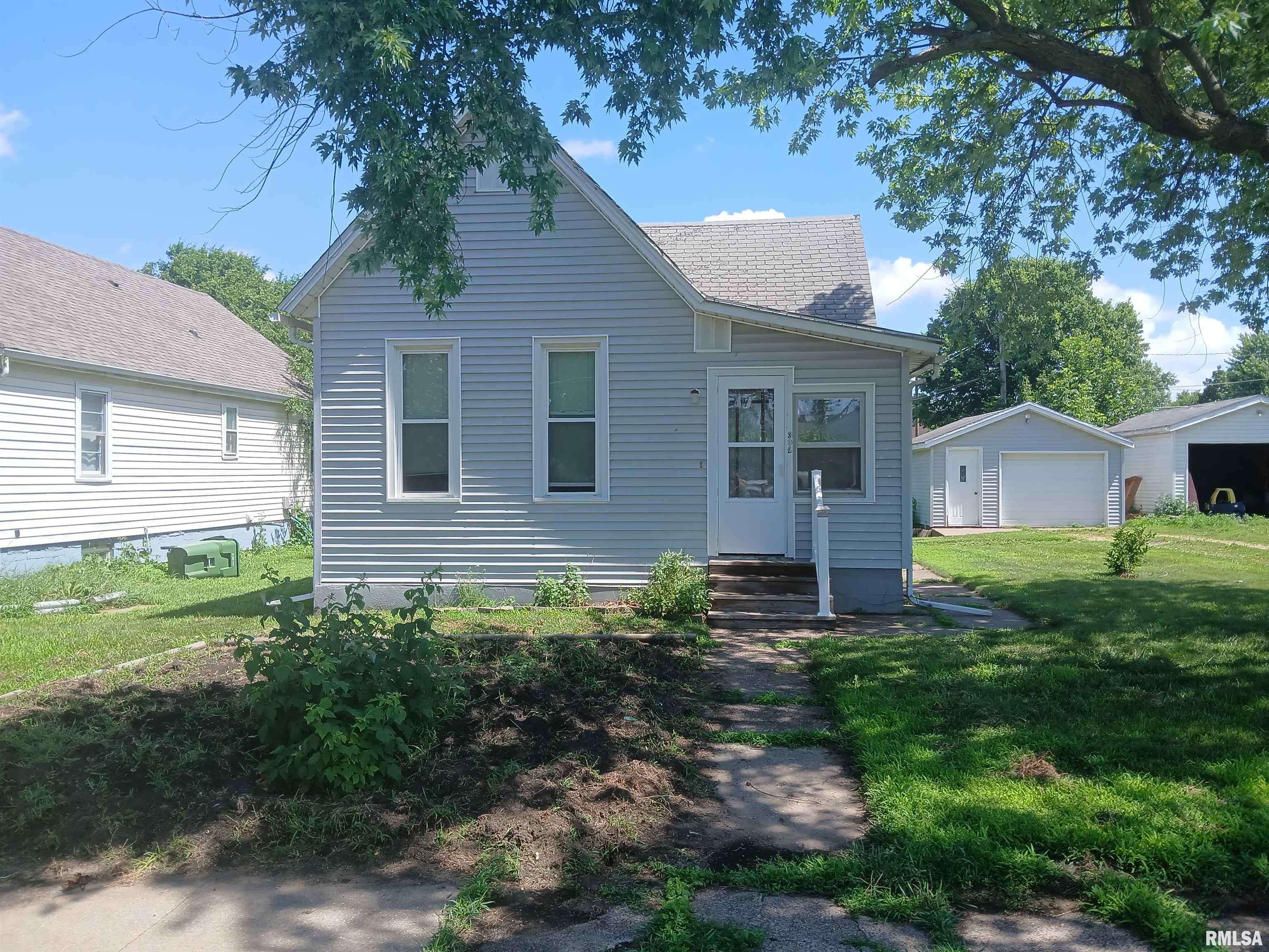 Clinton, IA 52732,392 21ST PL