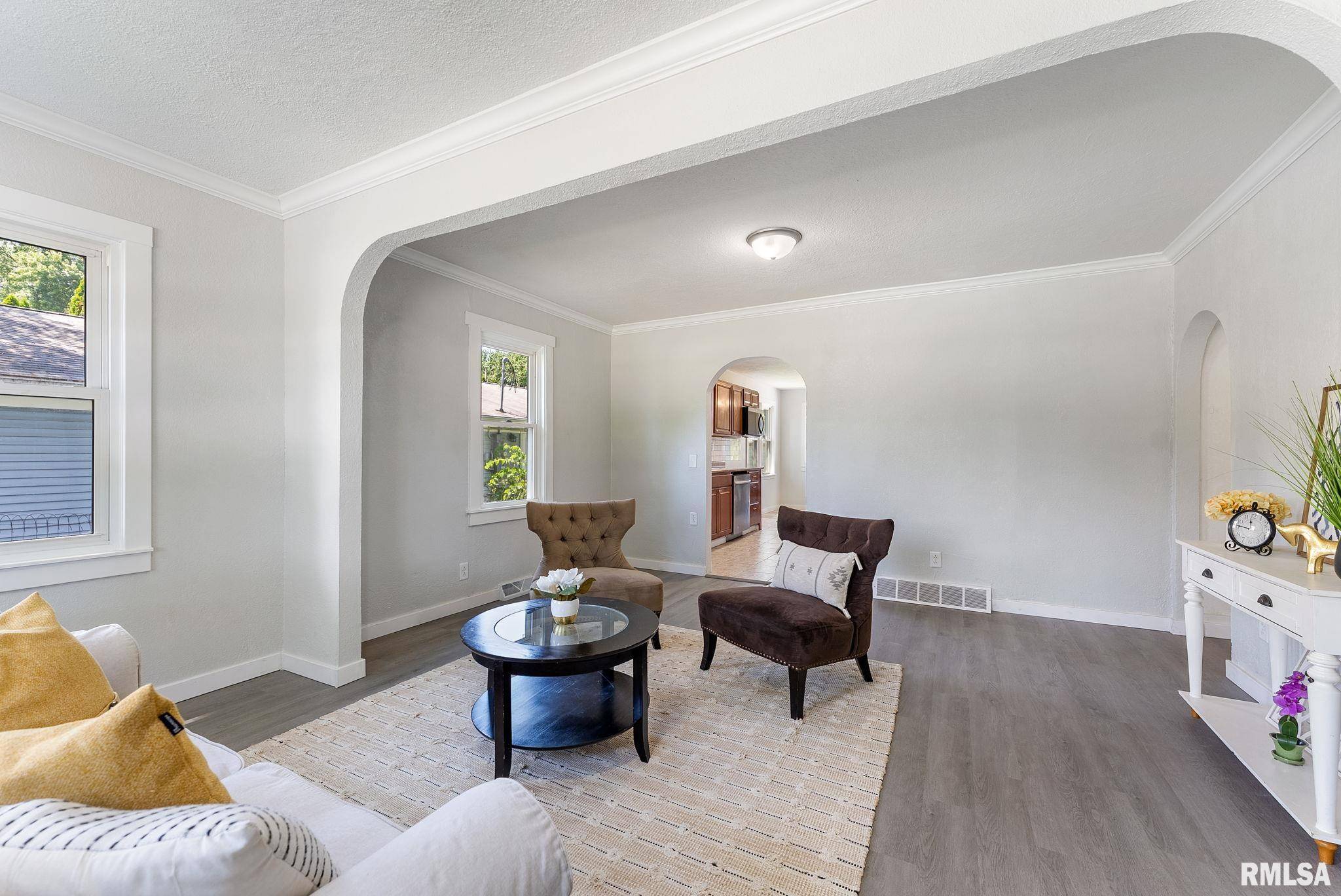 Moline, IL 61265,209 45TH ST