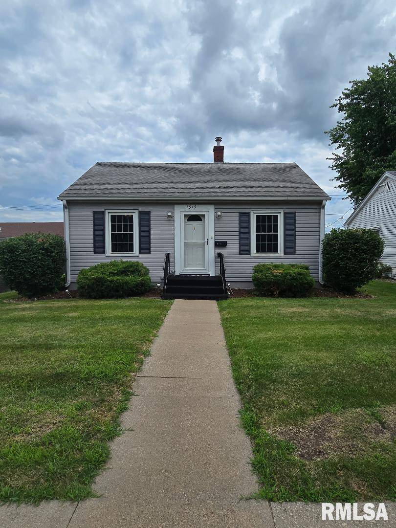 Clinton, IA 52732,1619 PERSHING BLVD