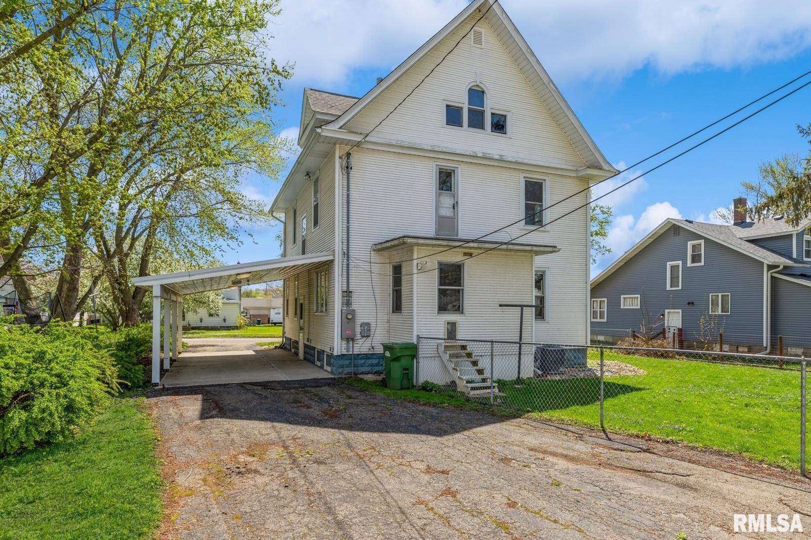 Clinton, IA 52732,1524 PERSHING BLVD