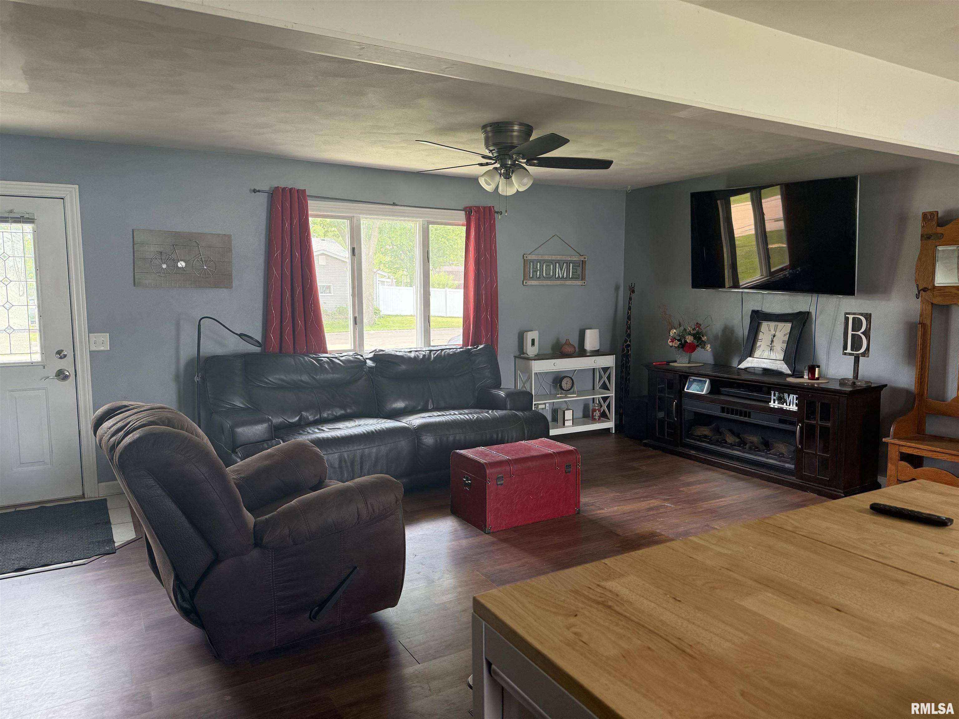 Walcott, IA 52773,172 E MEADOW LN