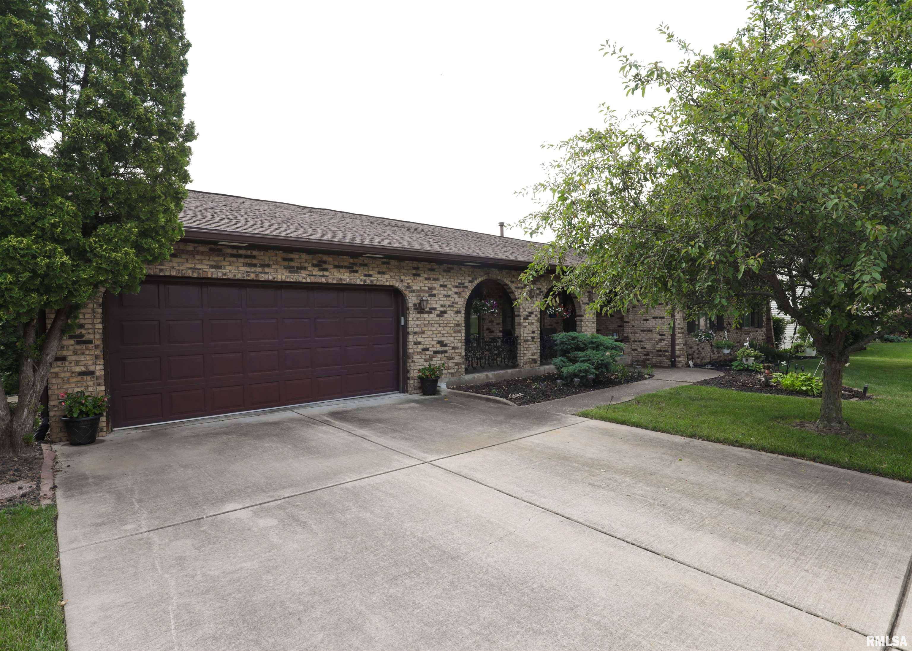 Rock Island, IL 61201,8527 W 17TH ST