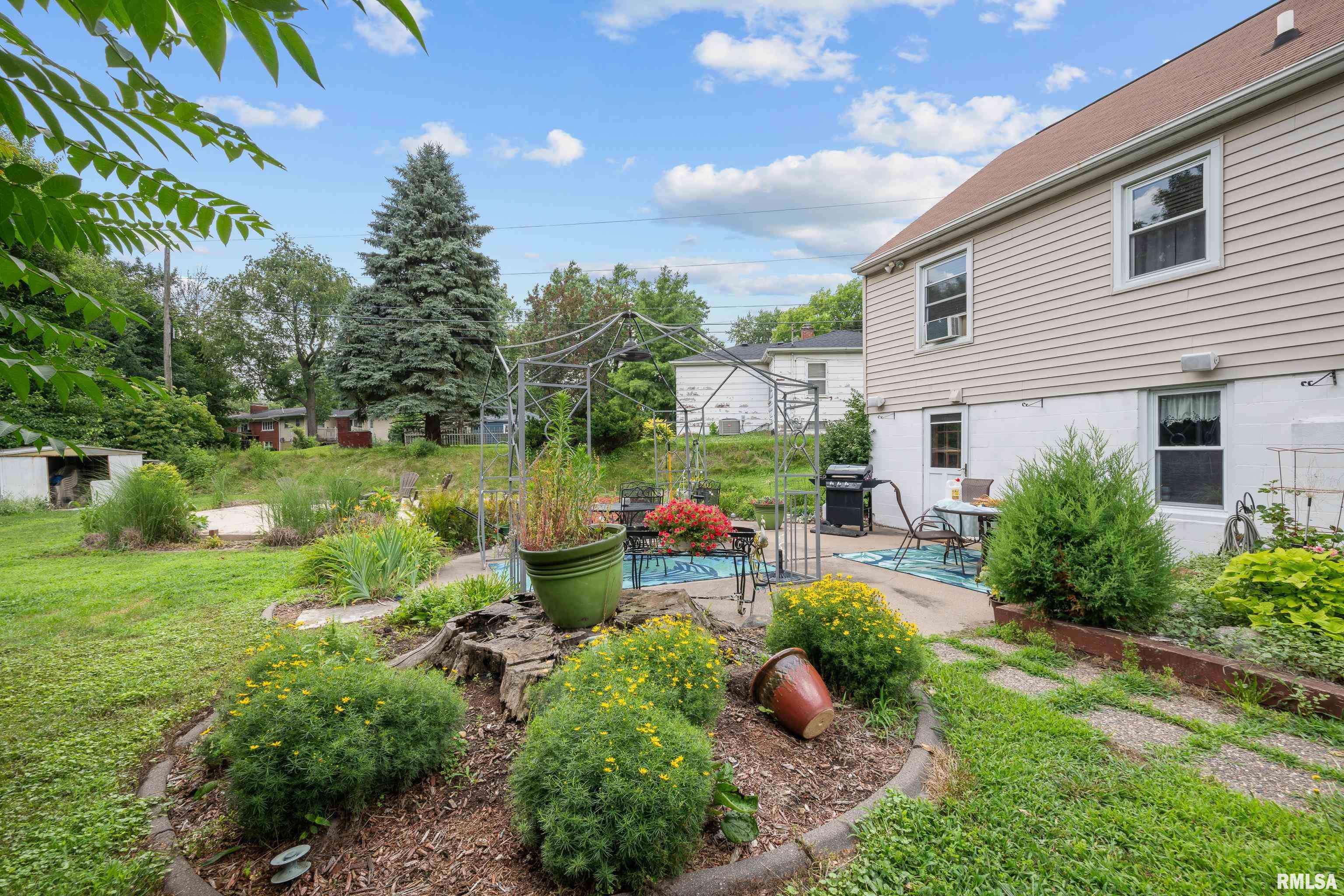 East Moline, IL 61244,412 24TH AVE