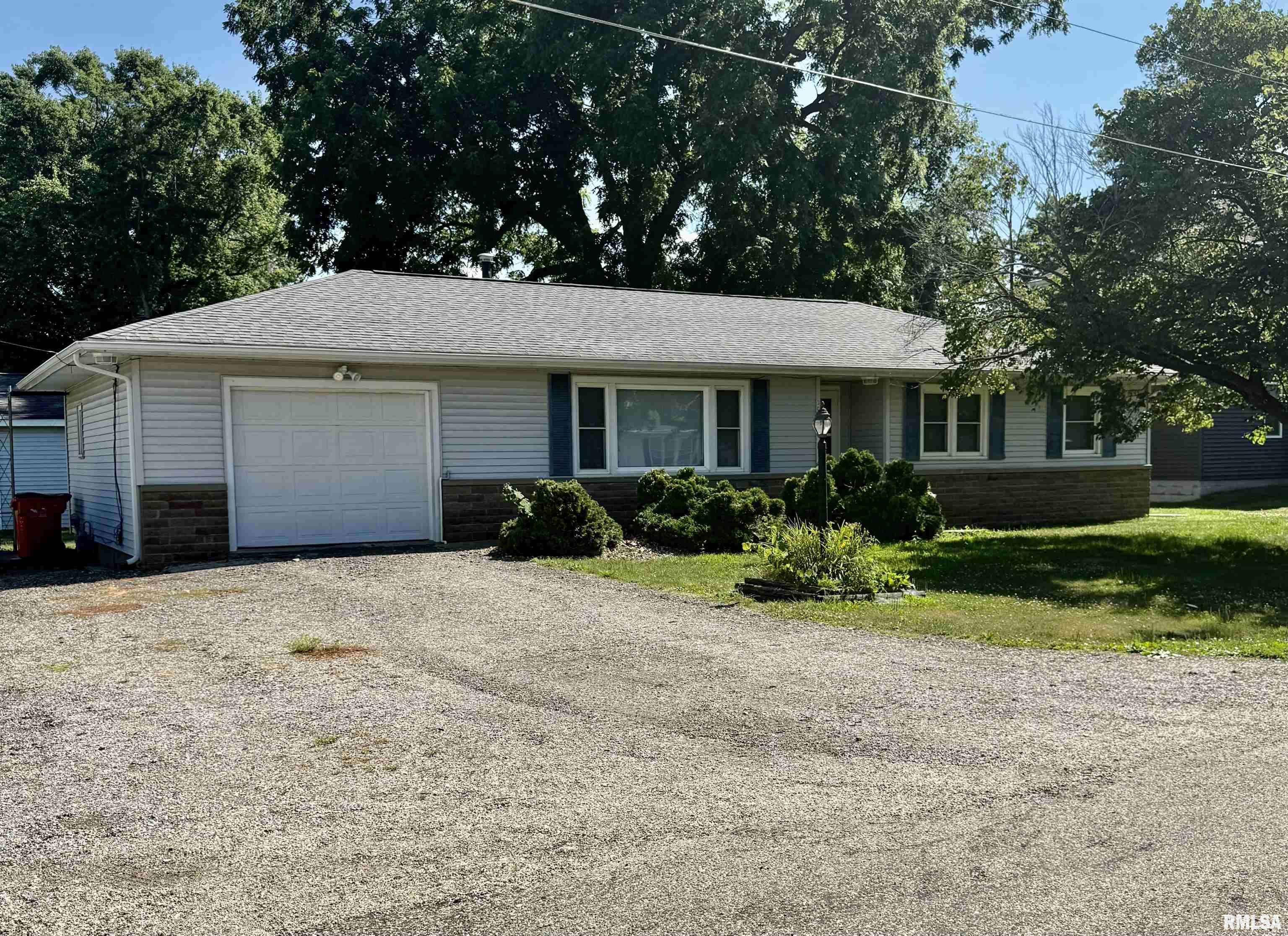 Yates City, IL 61572,302 E AMES ST