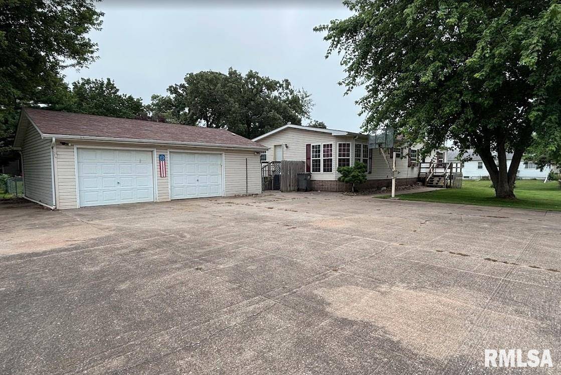 Viola, IL 61486,1702 15TH ST