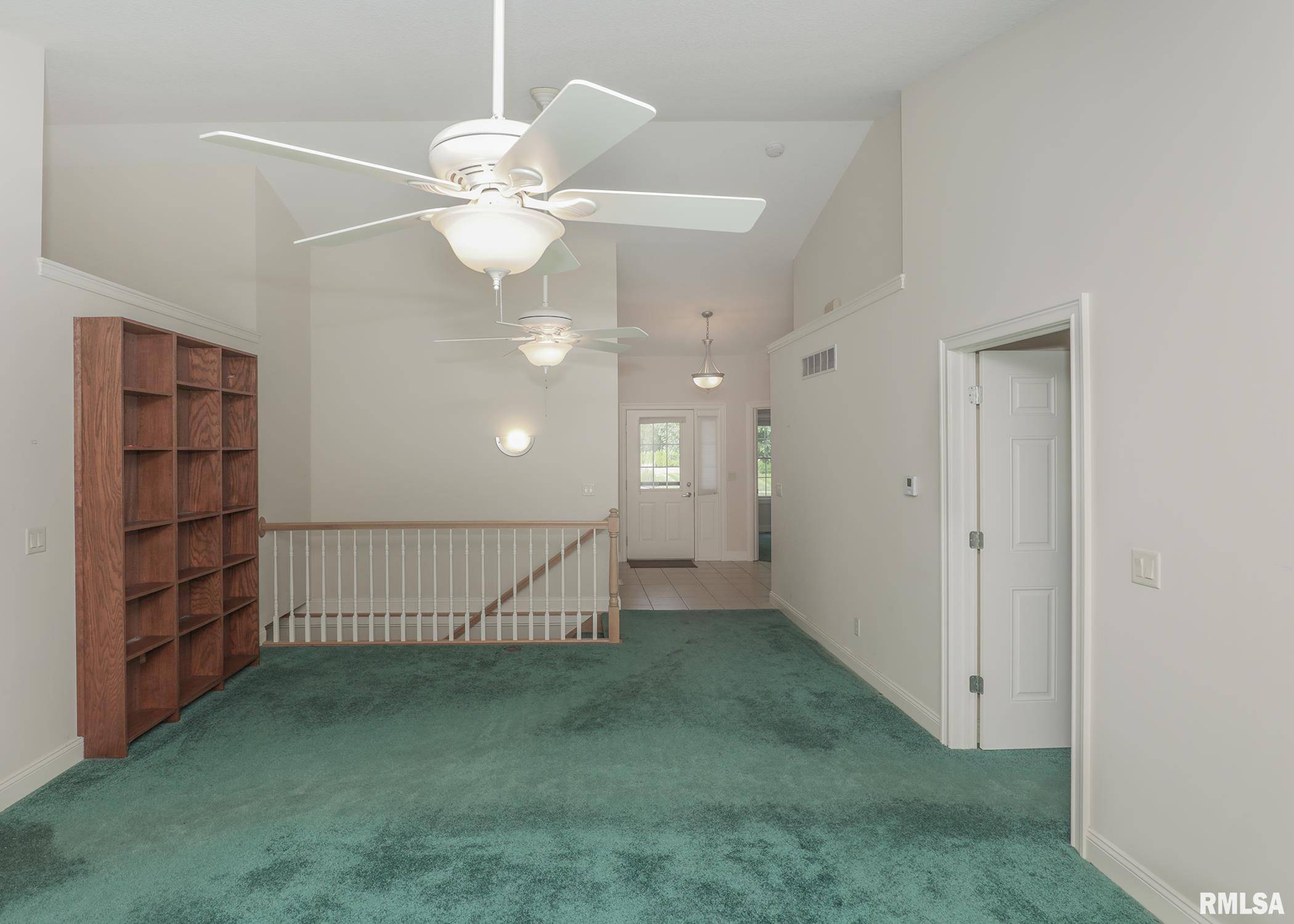 Le Claire, IA 52753,809 Hartz CT