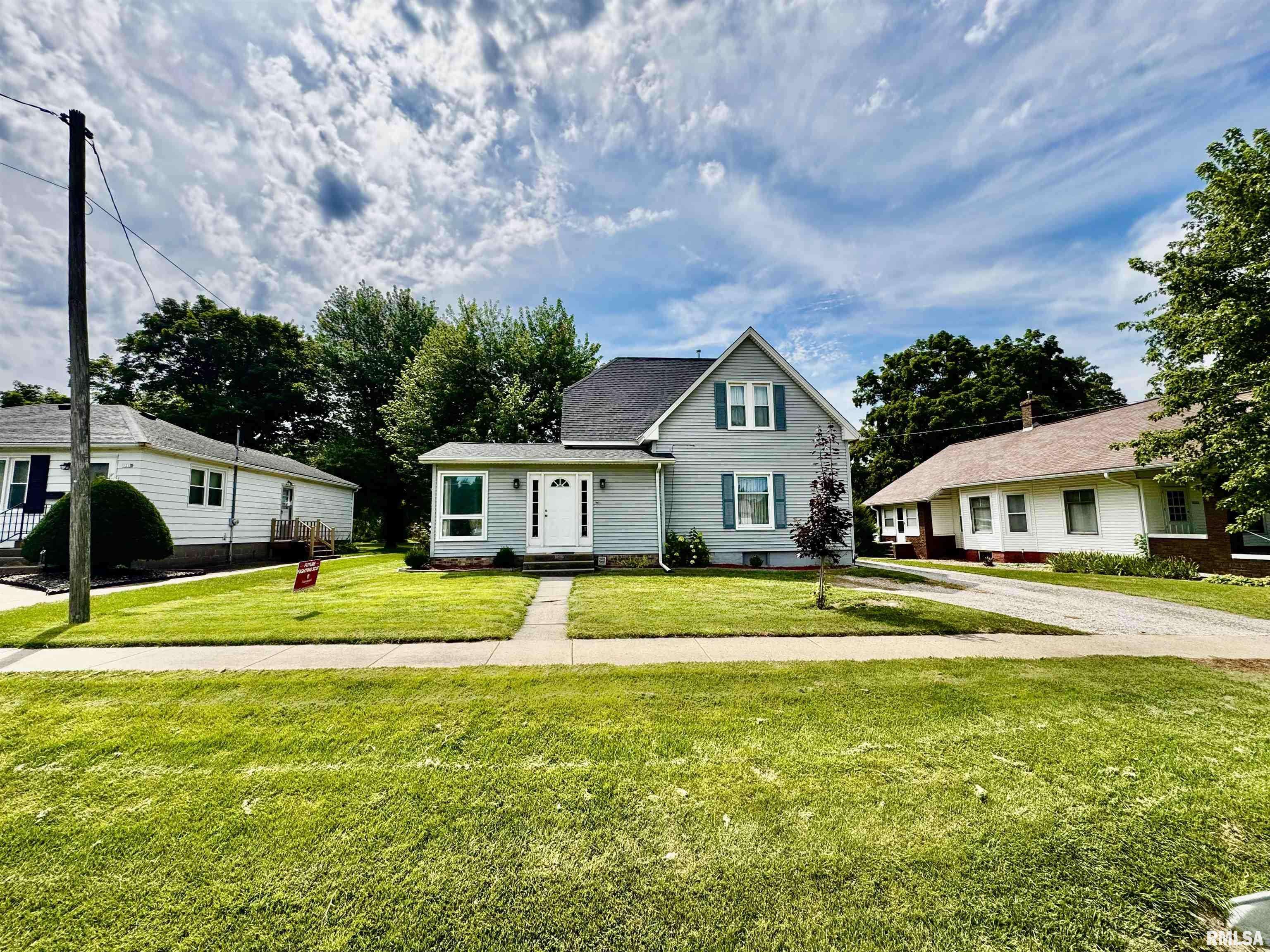Viola, IL 61486,1215 13TH ST
