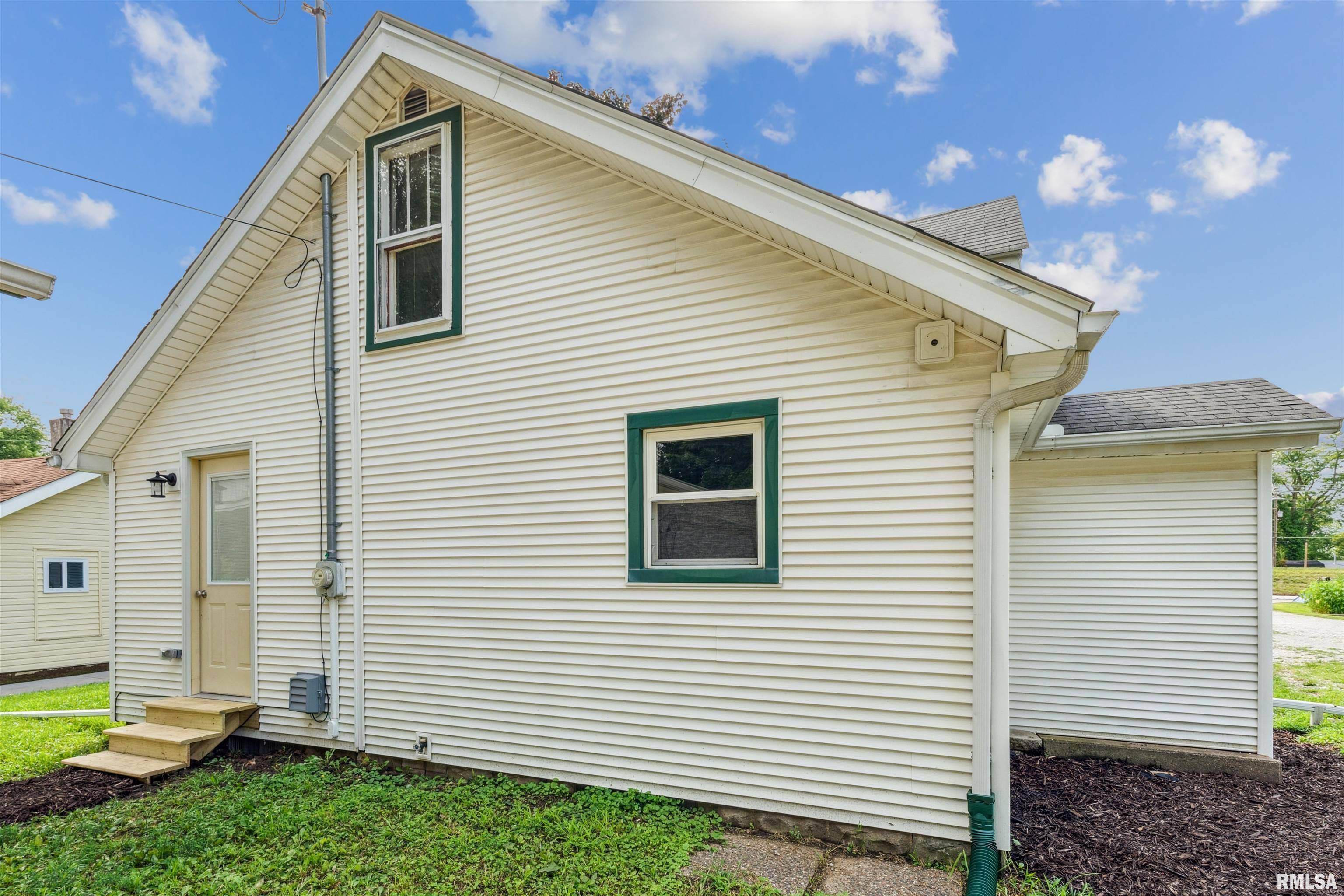 Milan, IL 61264,1243 1st E ST