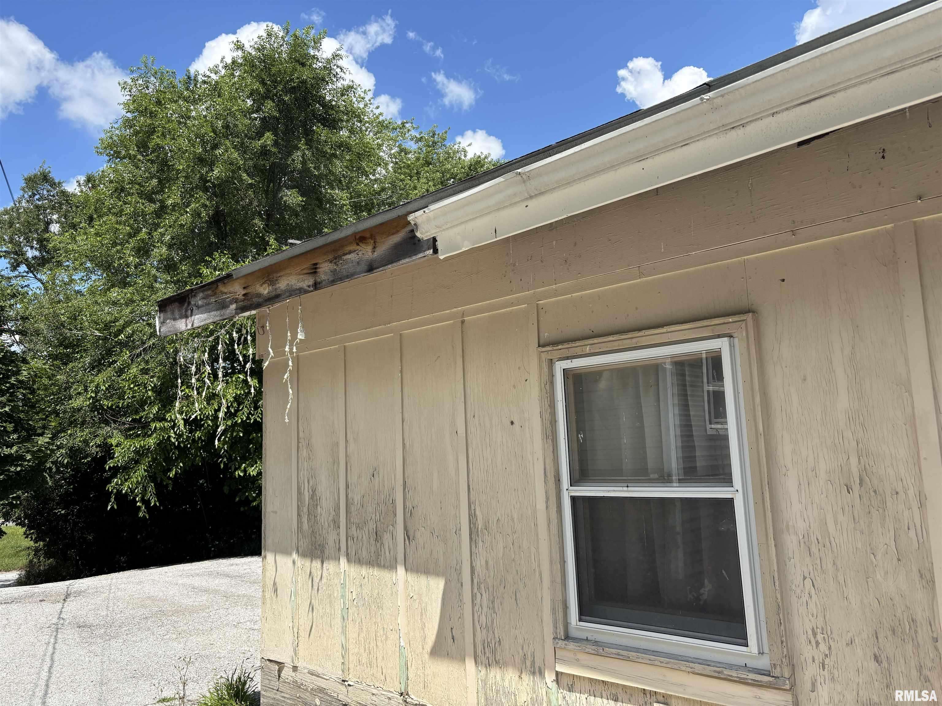 Milan, IL 61264,1417 - 1419 E 1ST ST