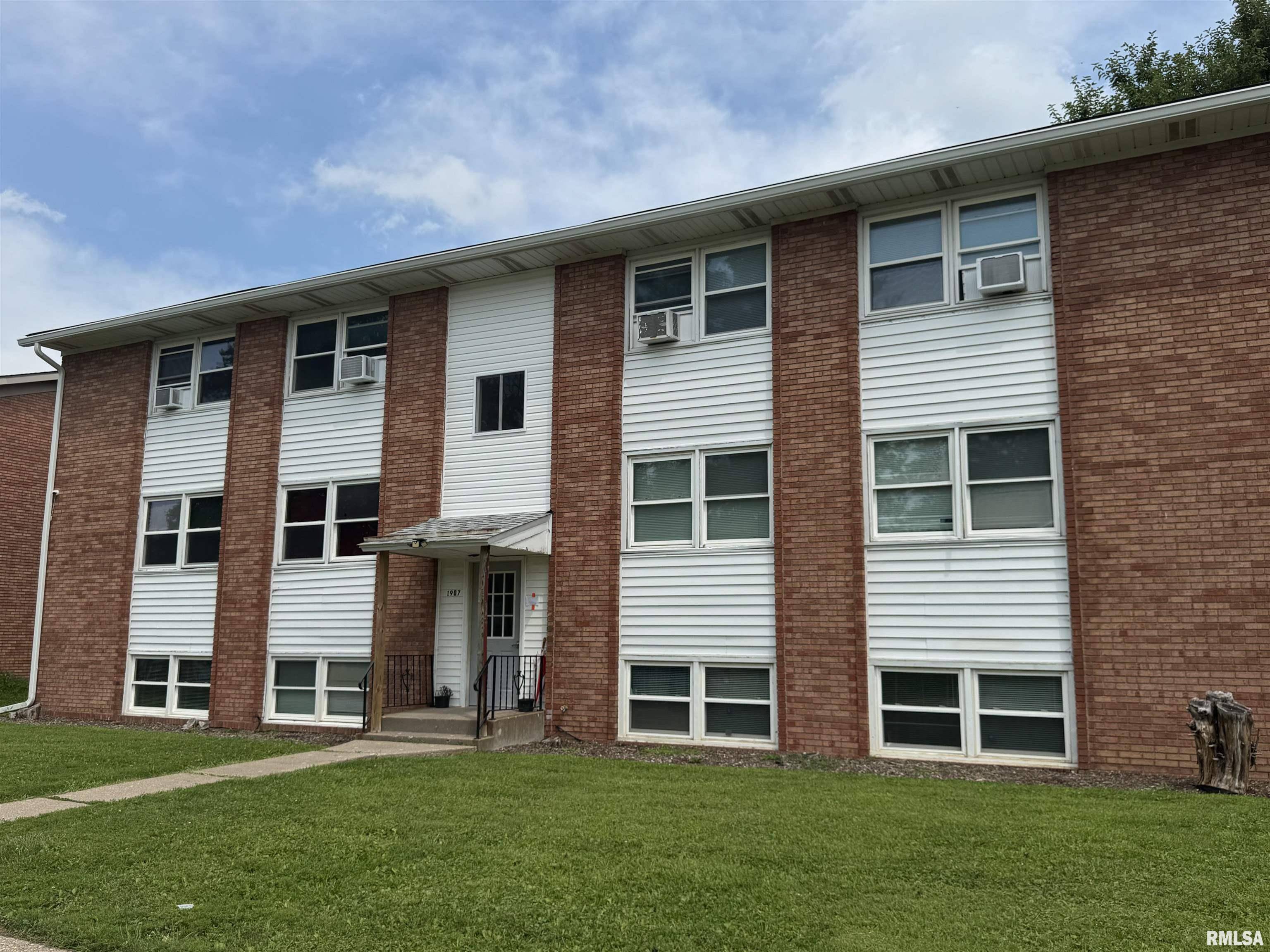 Silvis, IL 61282,1907 16TH ST