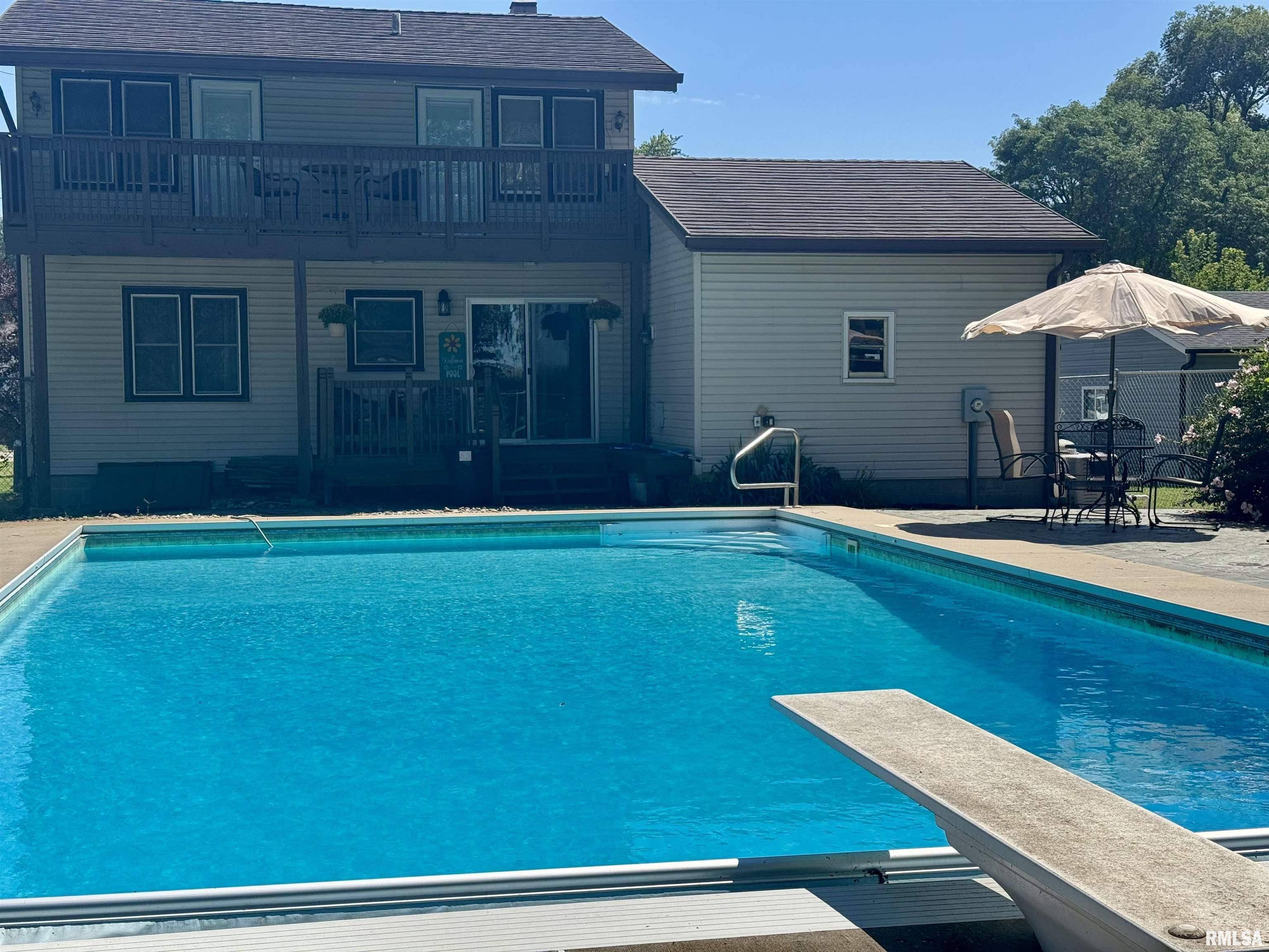 Colona, IL 61241,1015 8TH ST