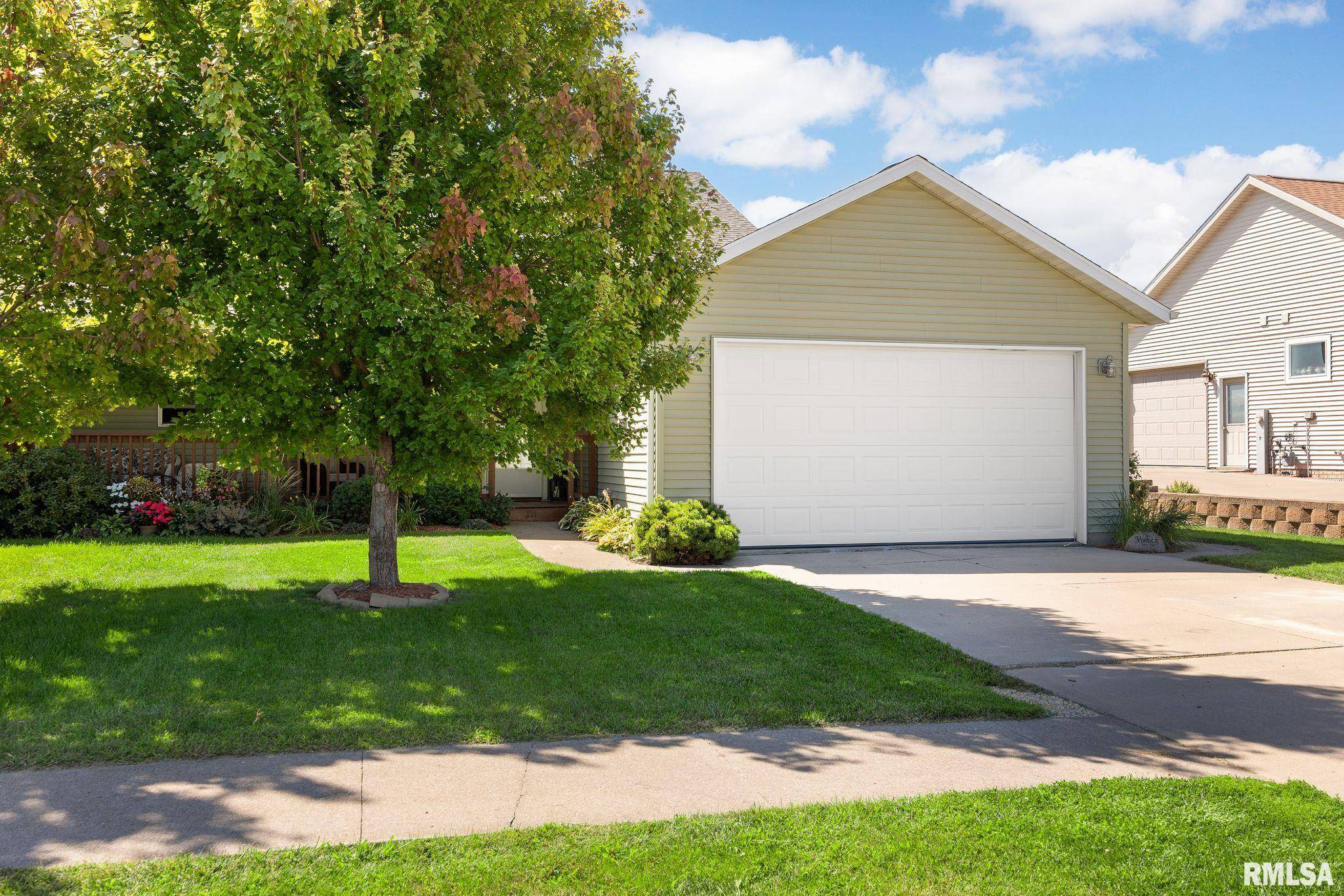 Tipton, IA 52772,211 SUMMIT DR