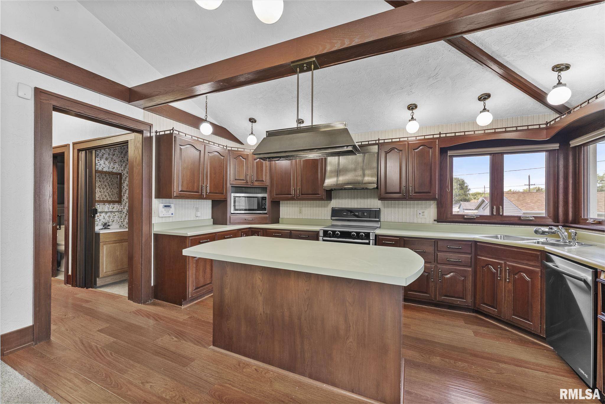 Davenport, IA 52803,2707 GRAND AVE