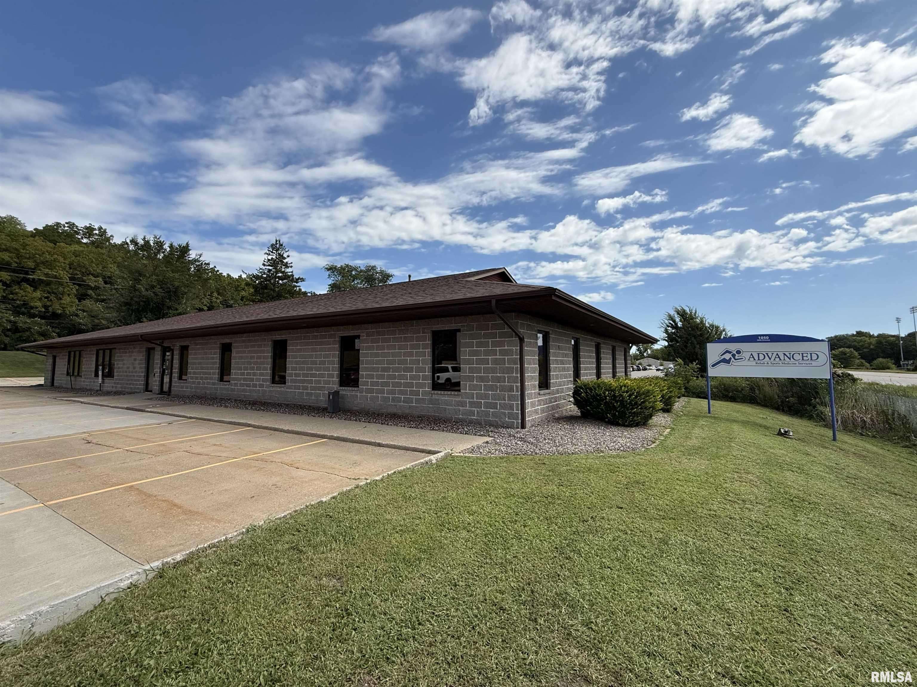 Moline, IL 61265,1050 36TH AVE