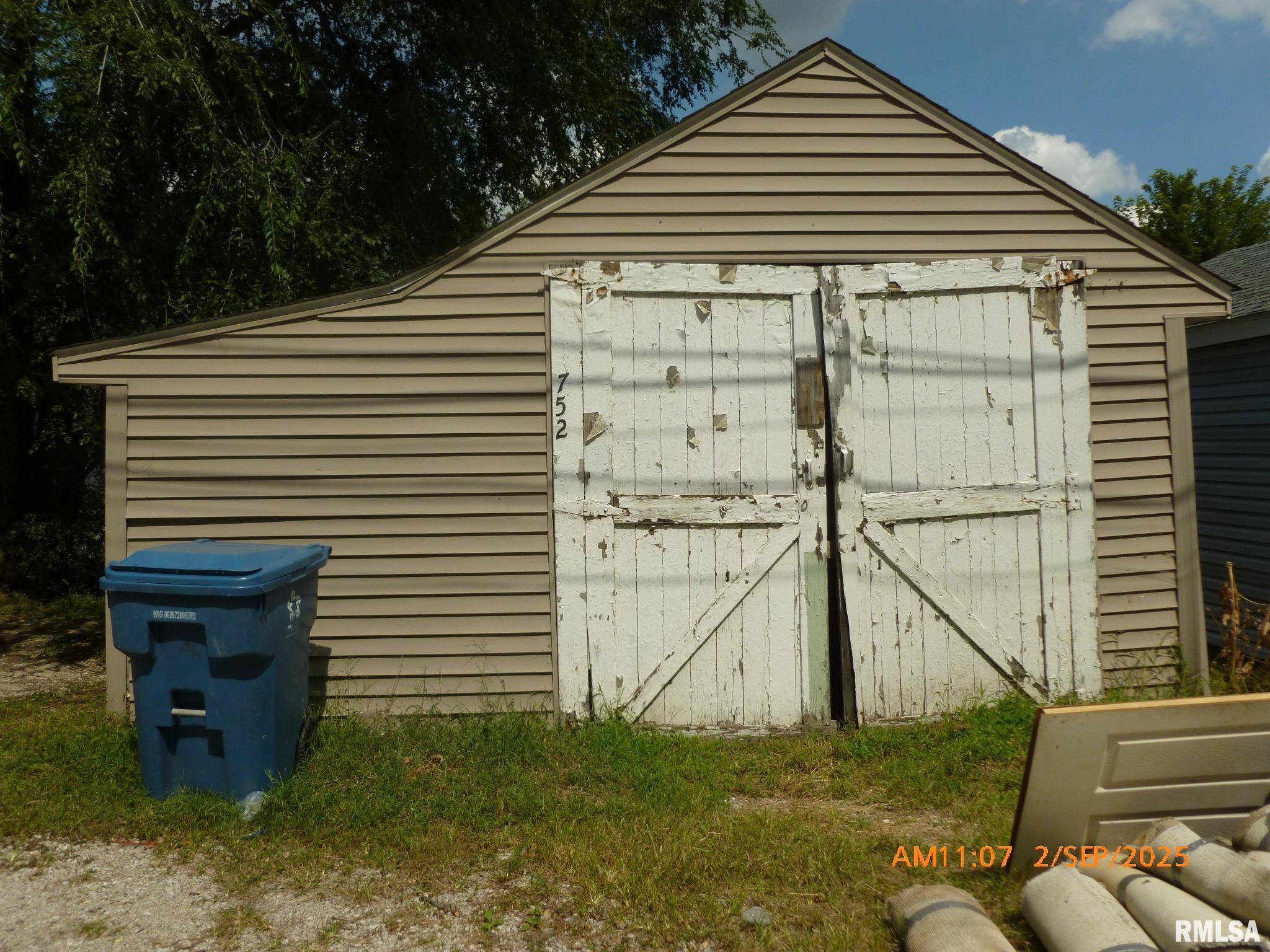 East Moline, IL 61244,752 17TH AVE