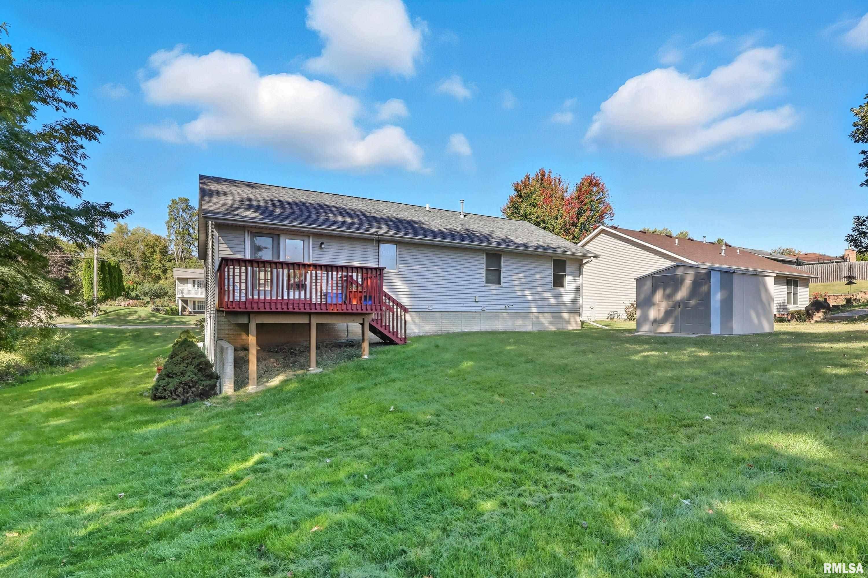 Le Claire, IA 52753,223 S 8TH ST