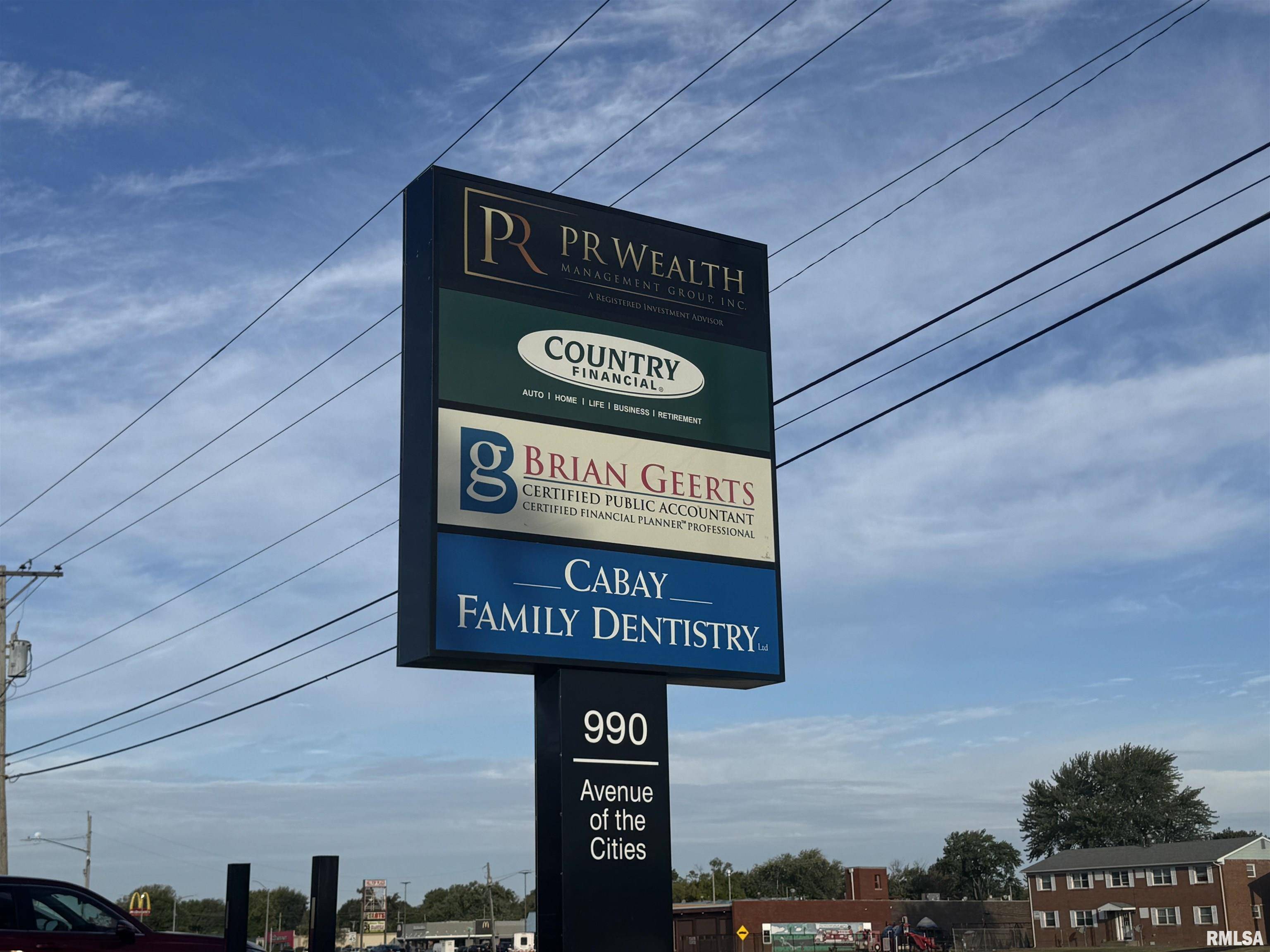 East Moline, IL 61244,990 AVENUE OF THE CITIES #3