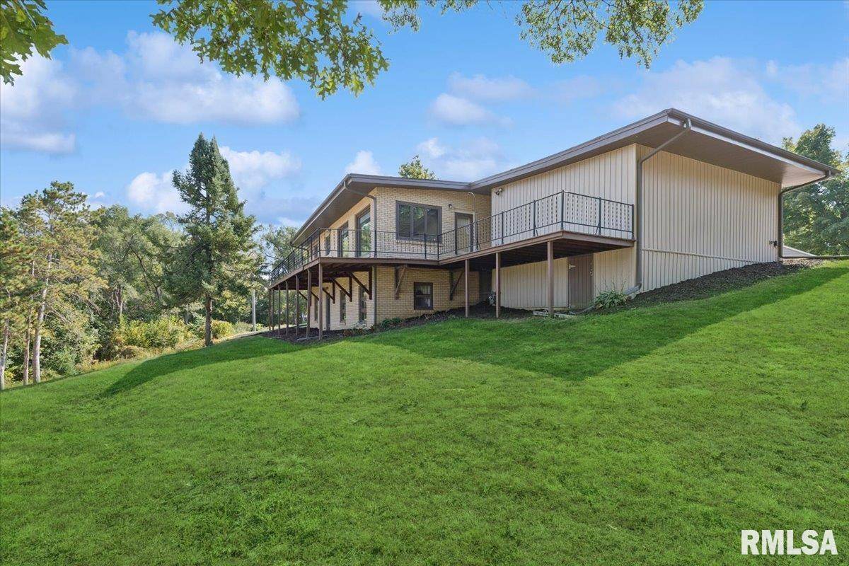 Clinton, IA 52732,819 MILLCREST CT