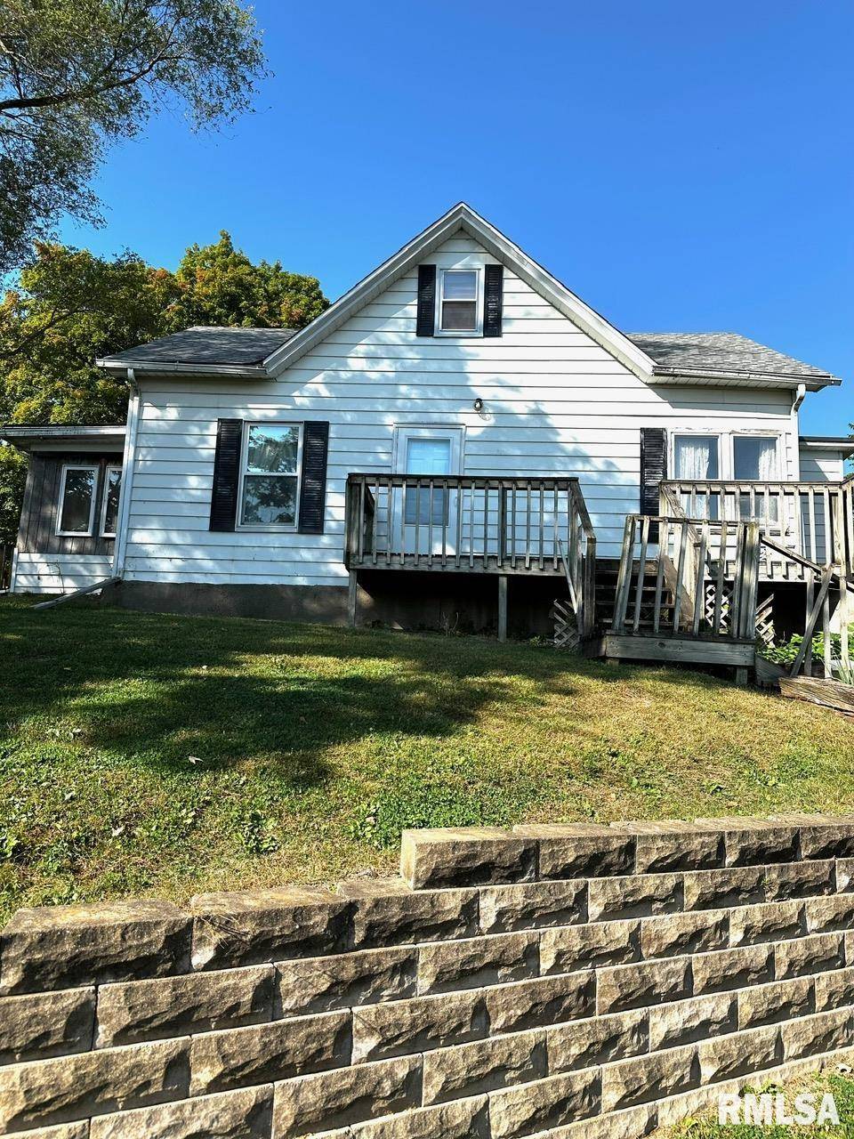 Le Claire, IA 52753,816 N 2ND ST