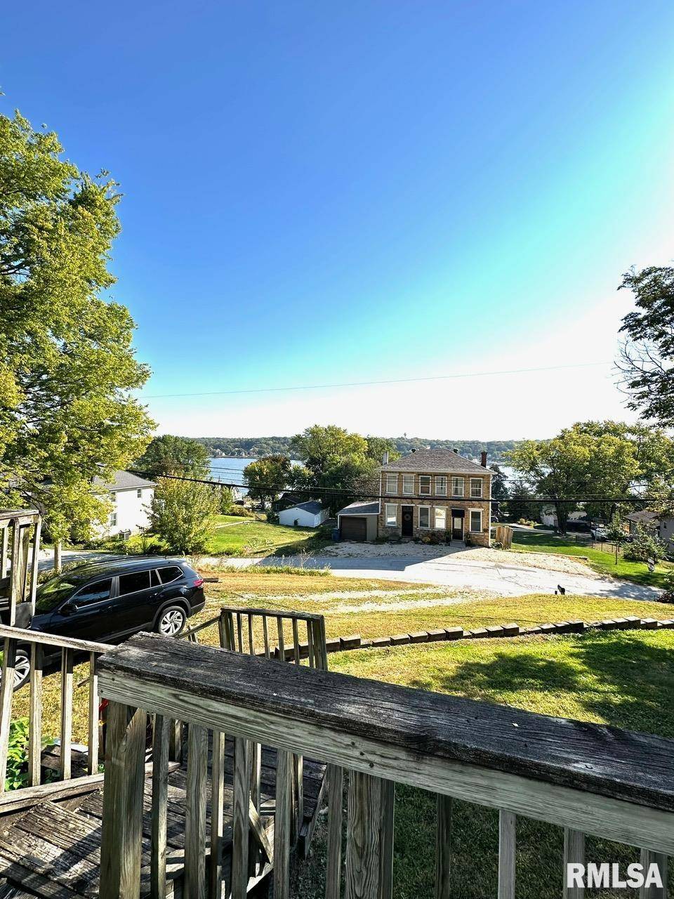 Le Claire, IA 52753,816 N 2ND ST