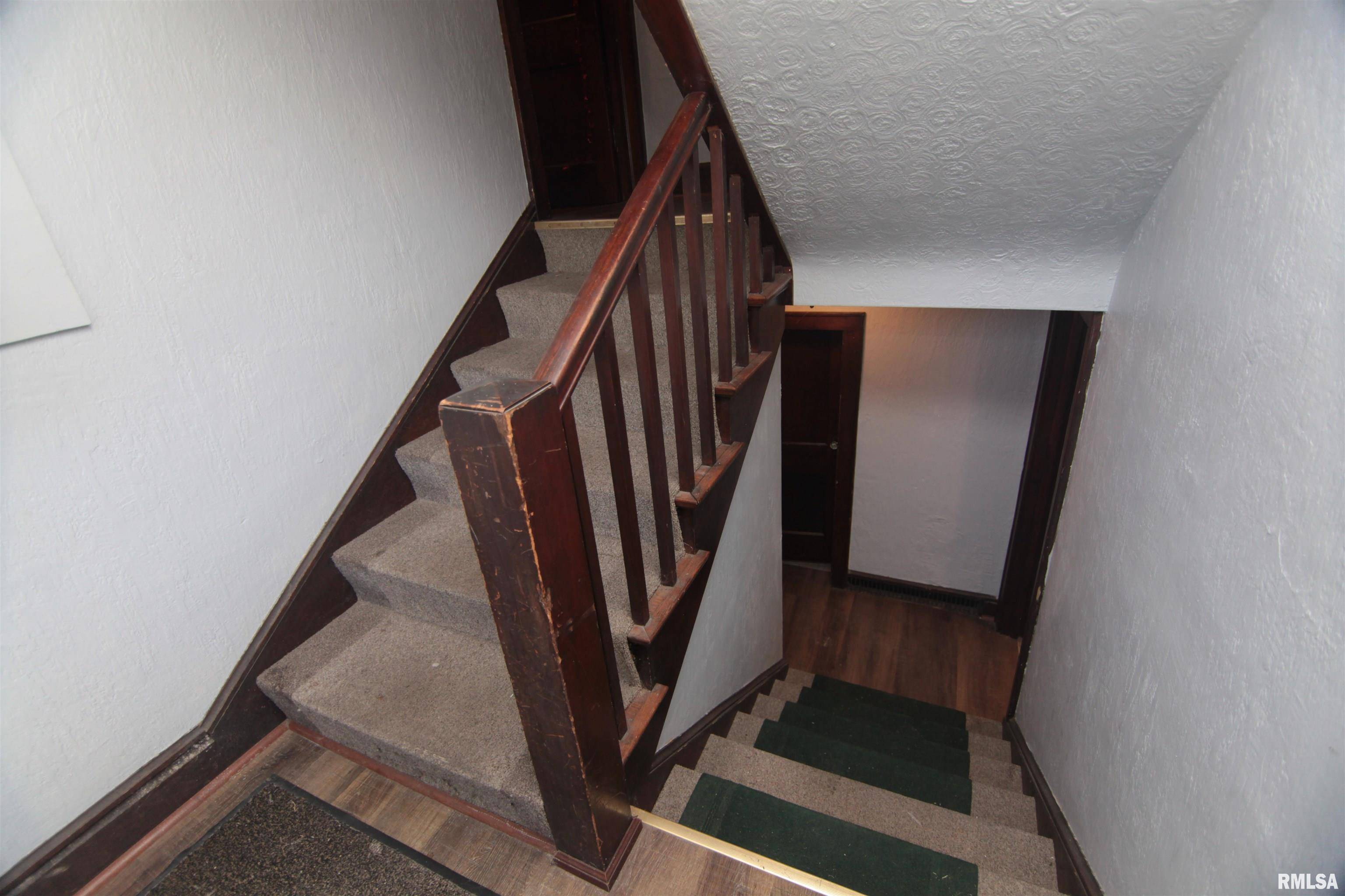 East Moline, IL 61244,2006 7TH ST