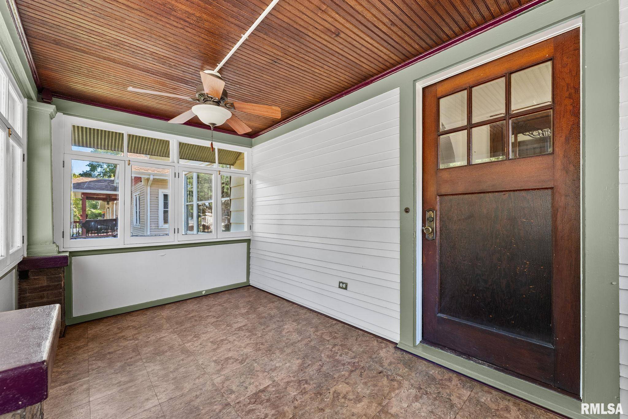 Davenport, IA 52803,1131 E CENTRAL PARK AVE